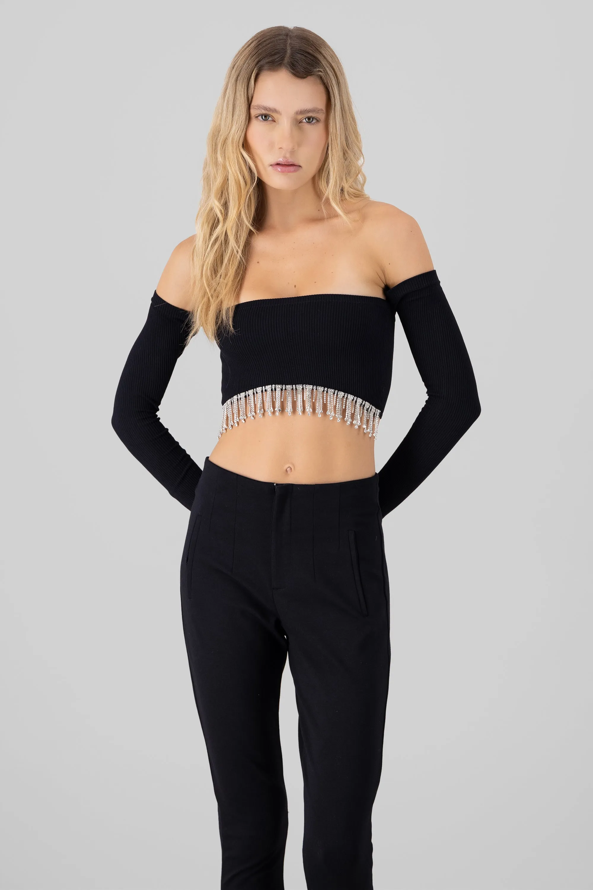 Top crop manga larga con brillos sold by Shasa product image thumbnail 2