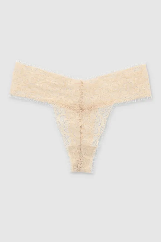 Tanga de encaje sold by Shasa