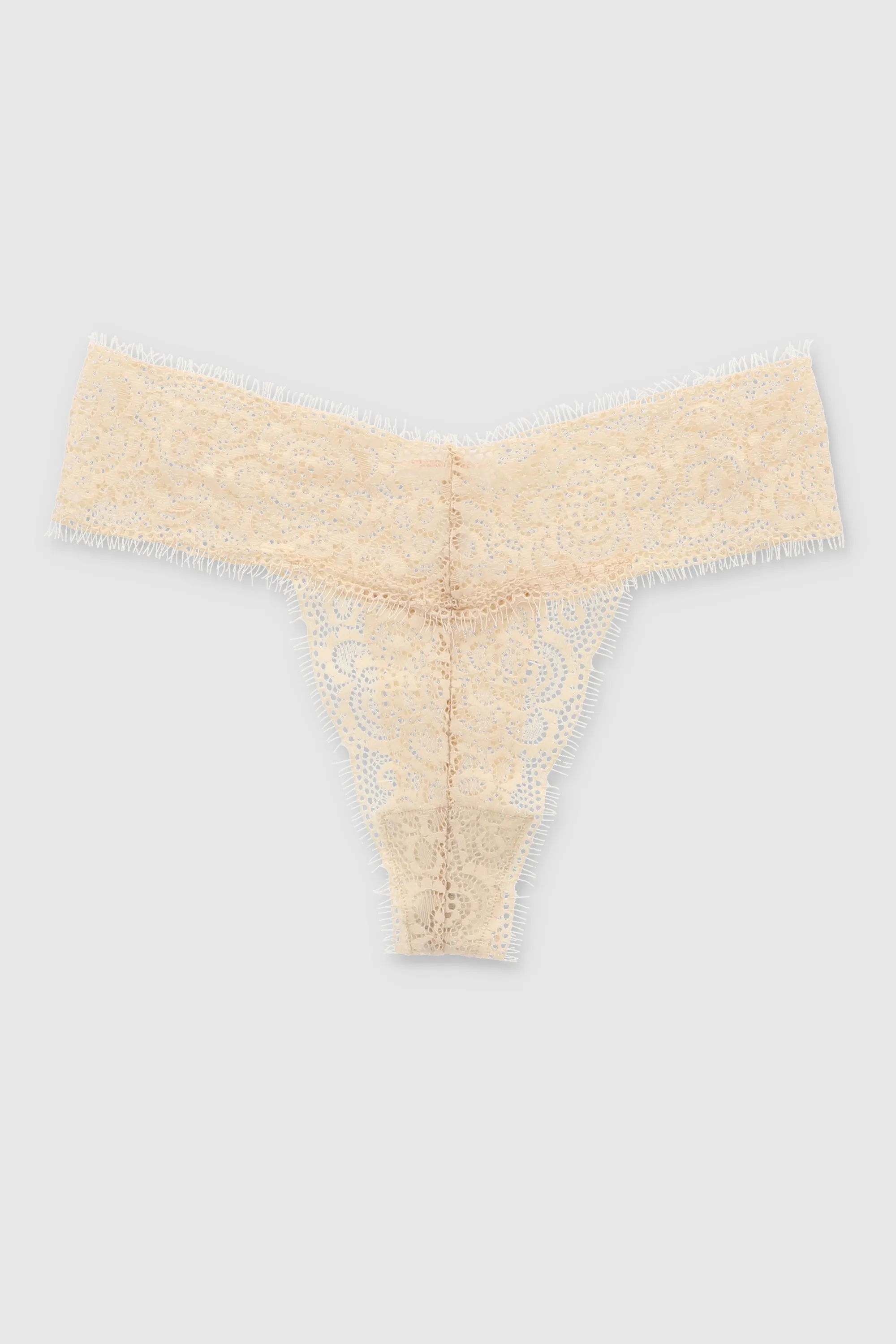 Tanga de encaje sold by Shasa