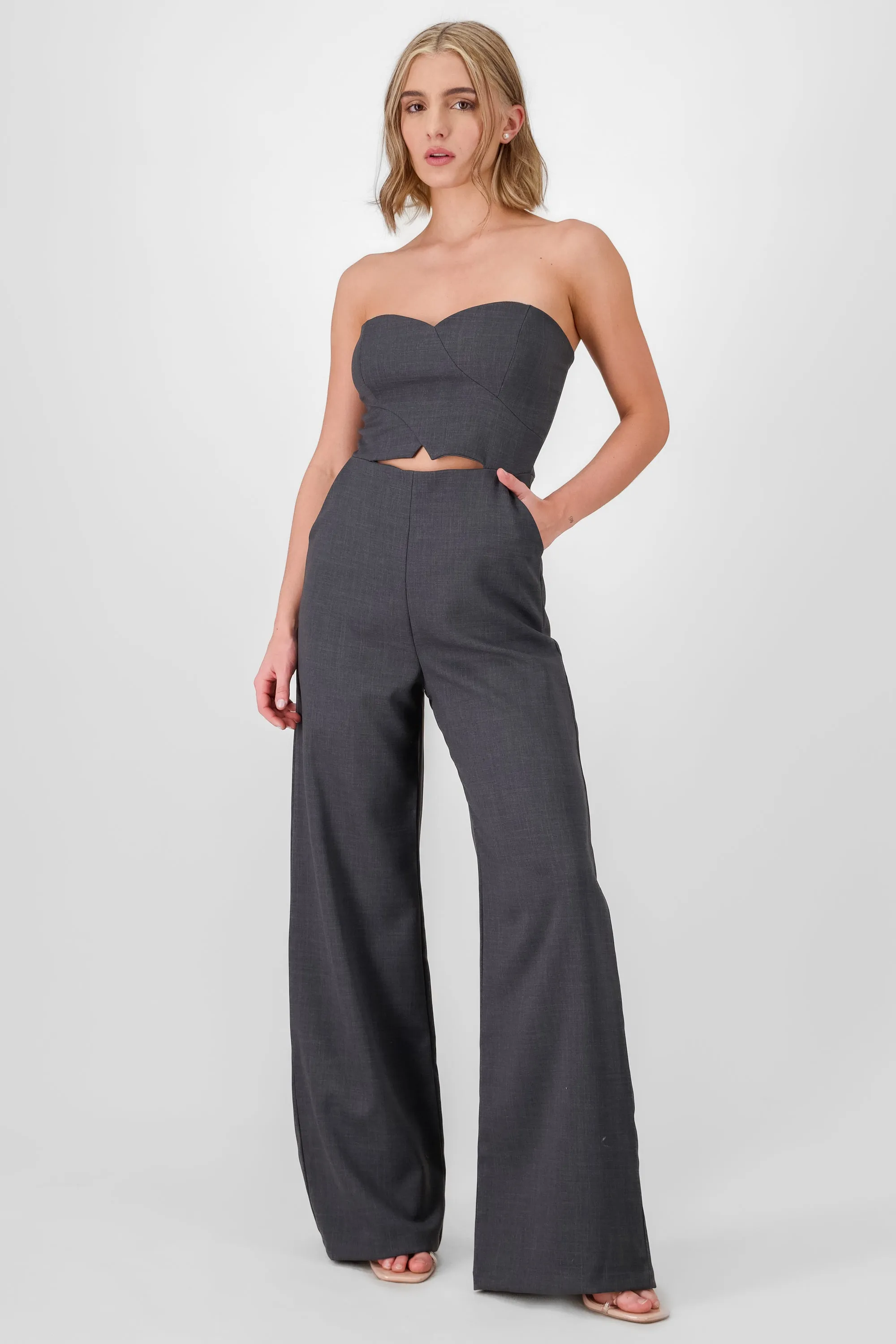 Jumpsuit strapless cierre espalda sold by Shasa
