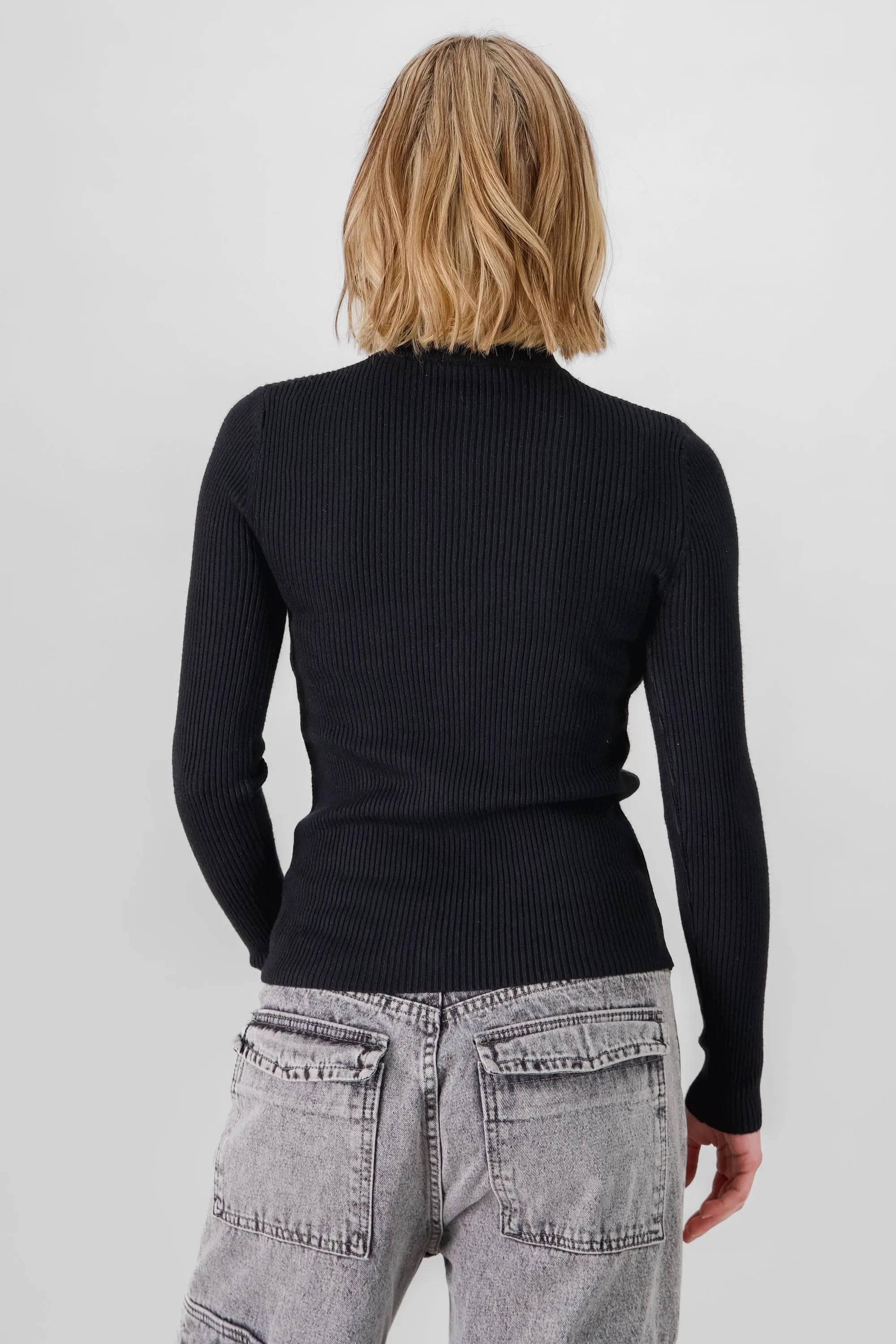 Sueter tejido detalle botones mangas sold by Shasa product image thumbnail 4