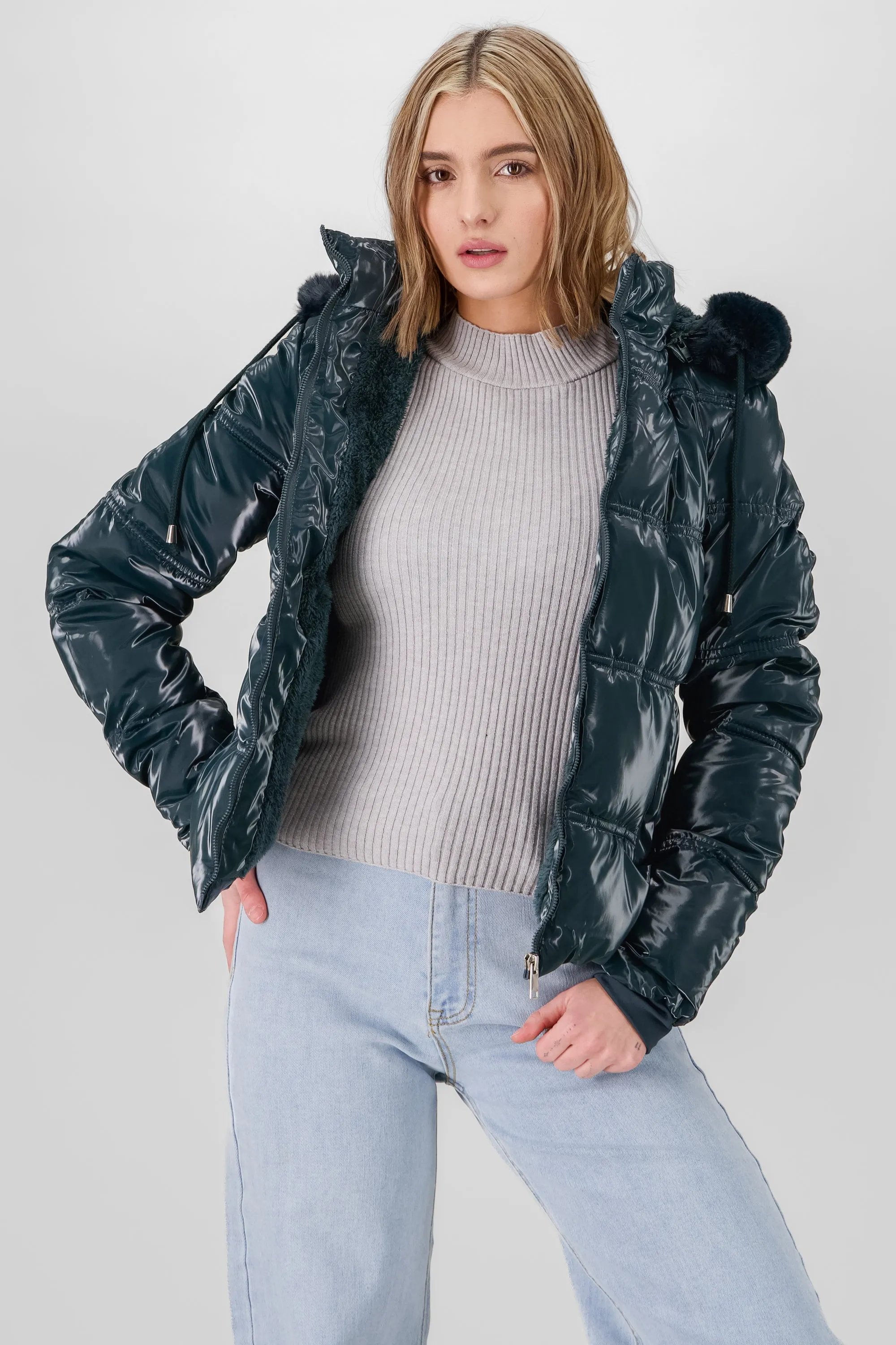 Chamarra capitonada brillosa sold by Shasa