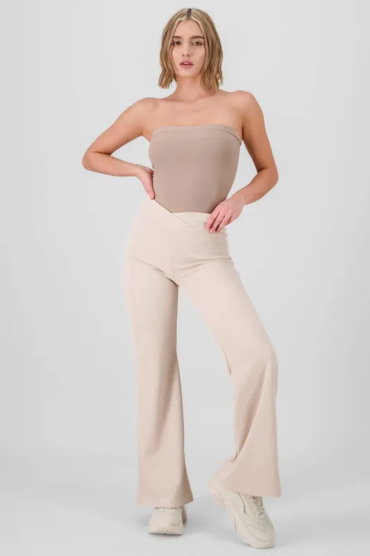 Pantalon flare tipo tejido sold by Shasa