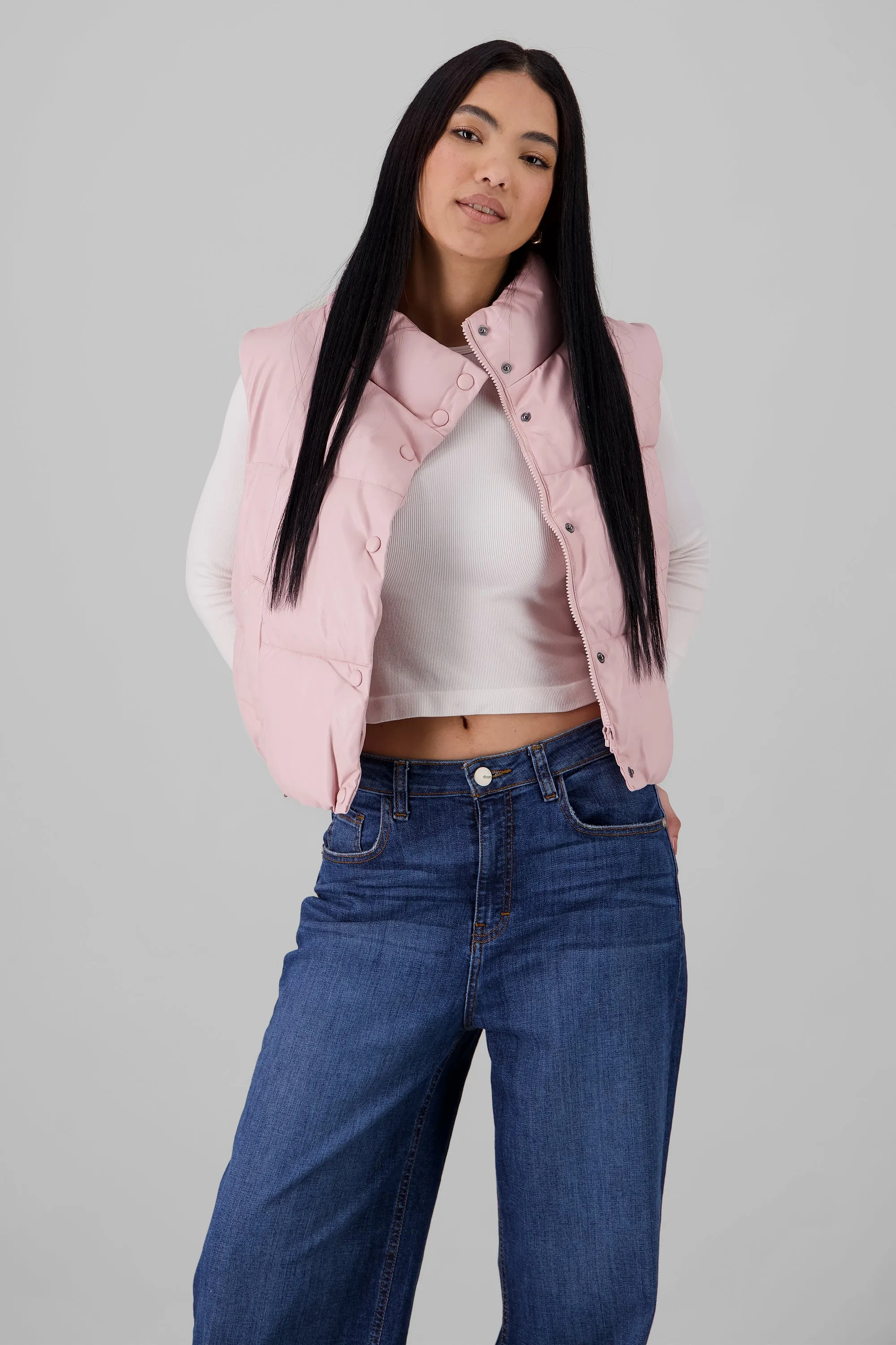 Chaleco capitonado PU corto sold by Shasa