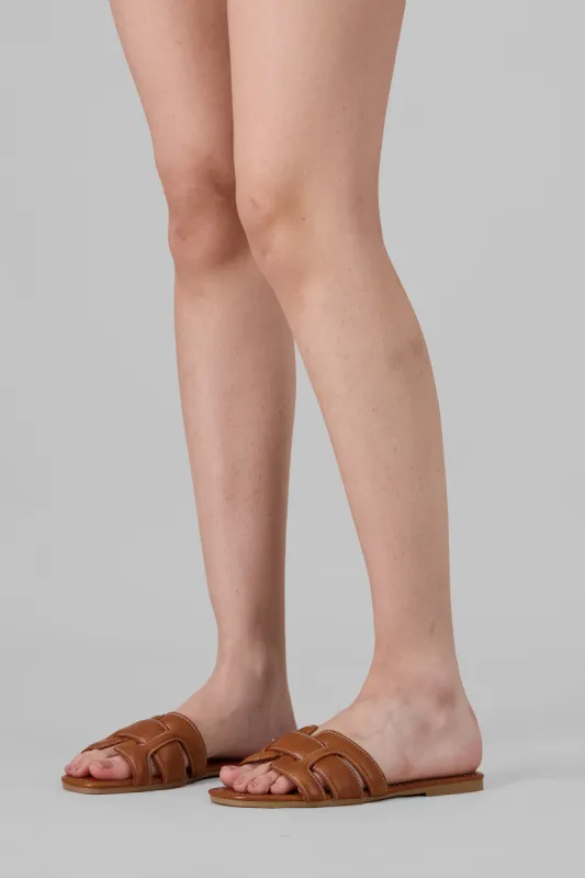 Sandalia greca tira media fluffy sold by Shasa