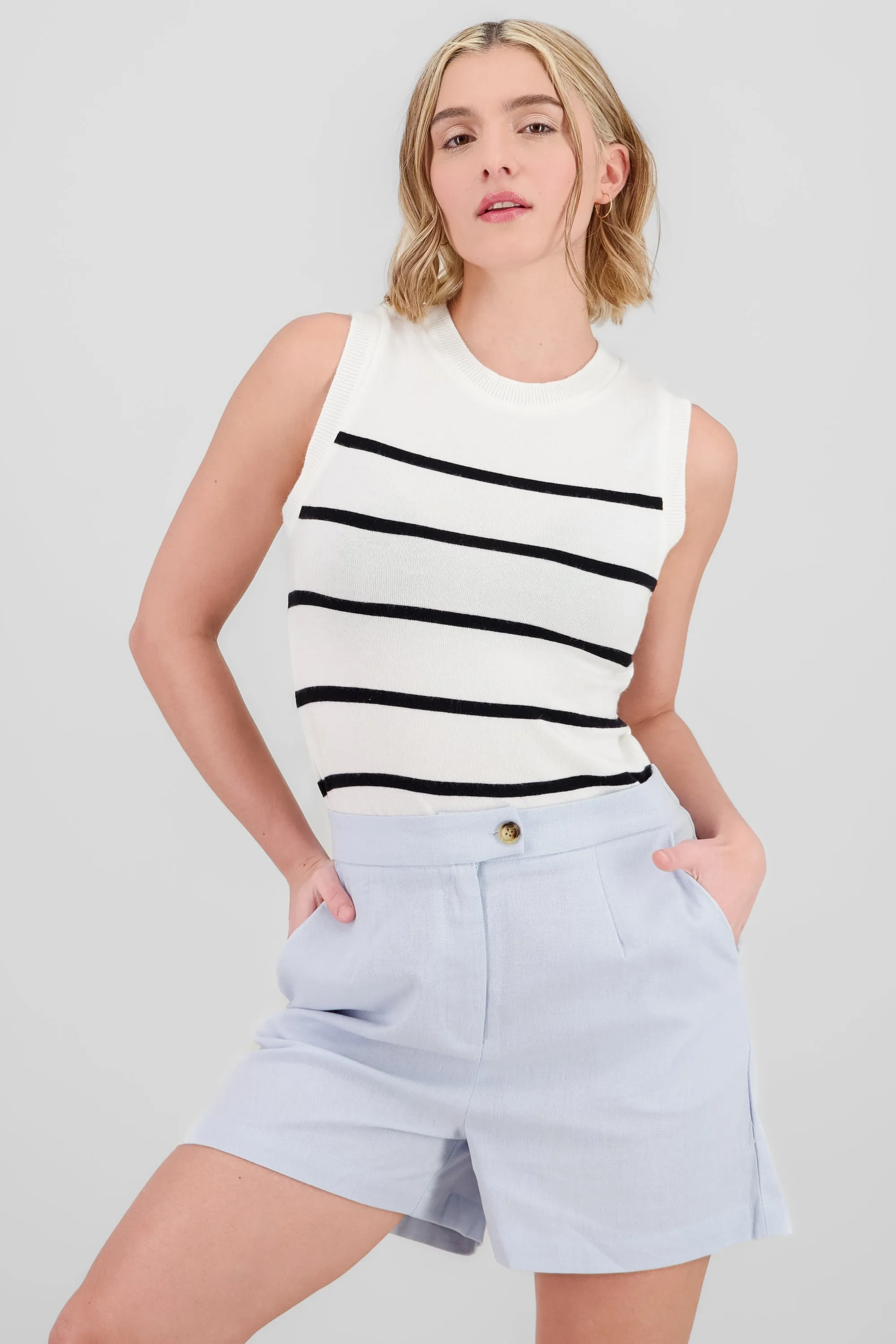 Chaleco tejido rayas sold by Shasa