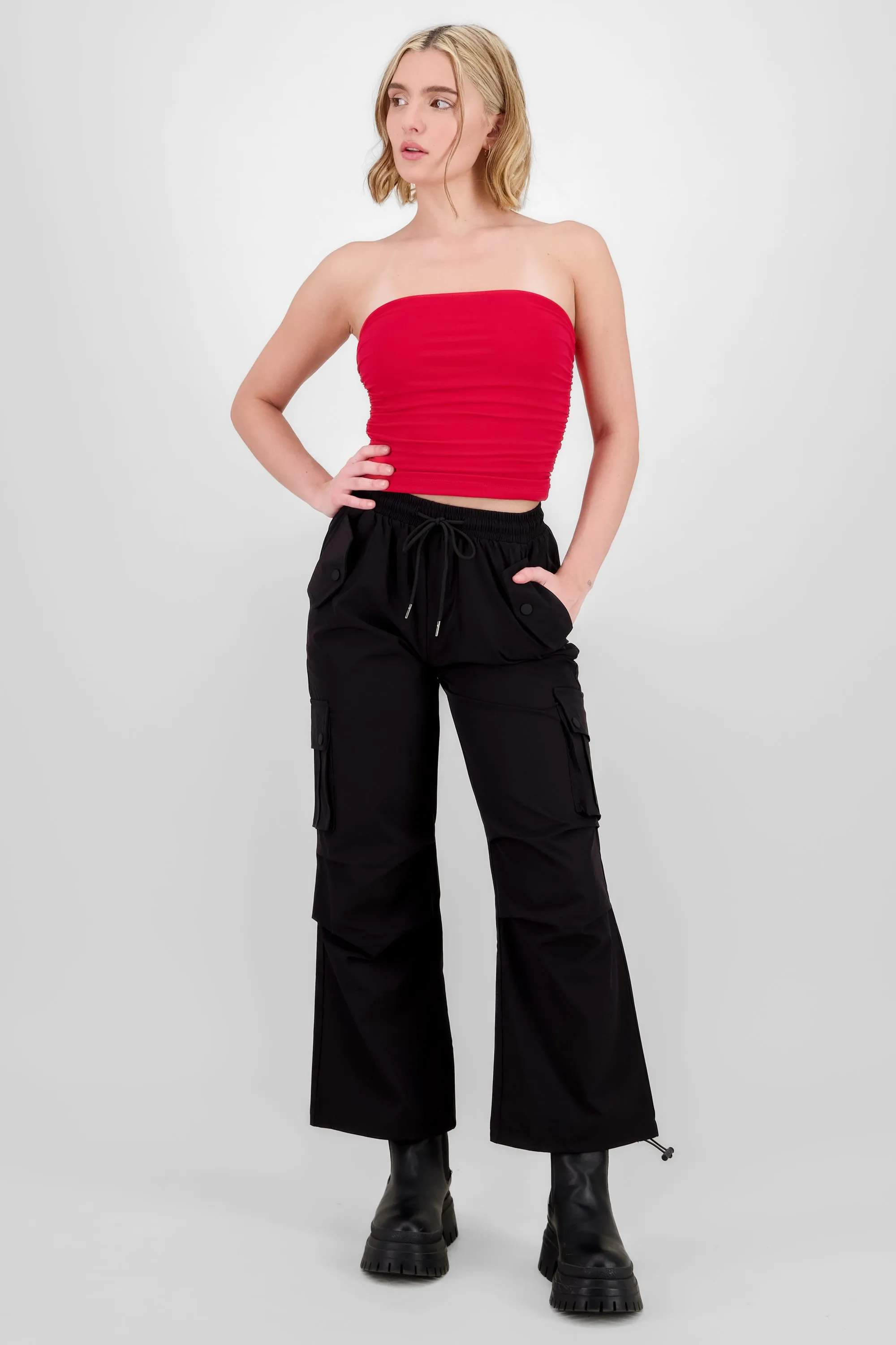 Pantalon cargo parachute sold by Shasa