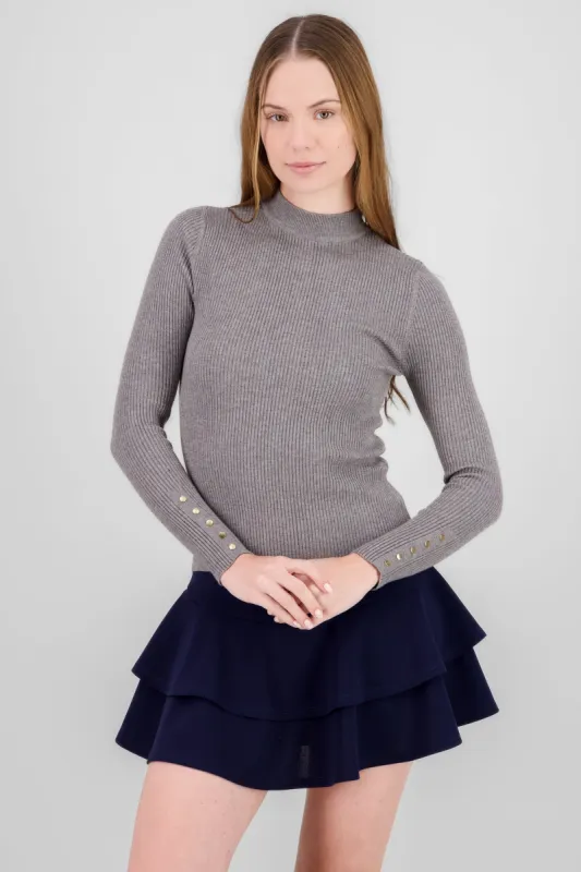 Sueter tejido detalle botones mangas sold by Shasa