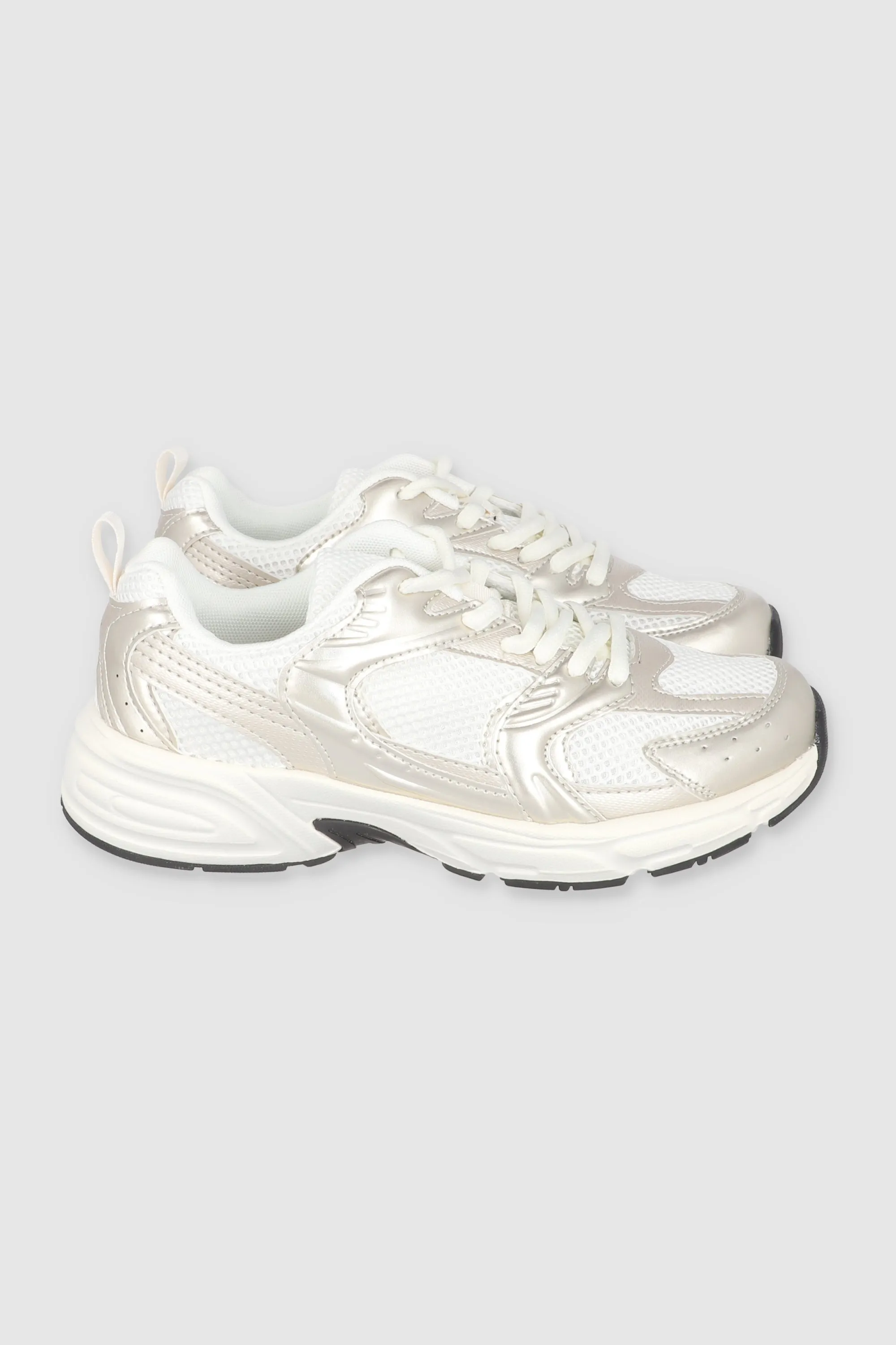 Tenis runner contrastes metalicos sold by Shasa product image thumbnail 3
