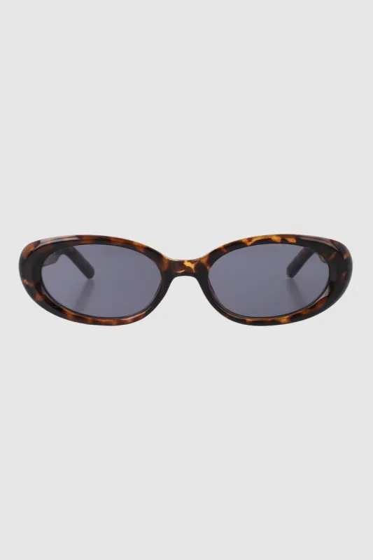 Lentes ovalados alargados sold by Shasa