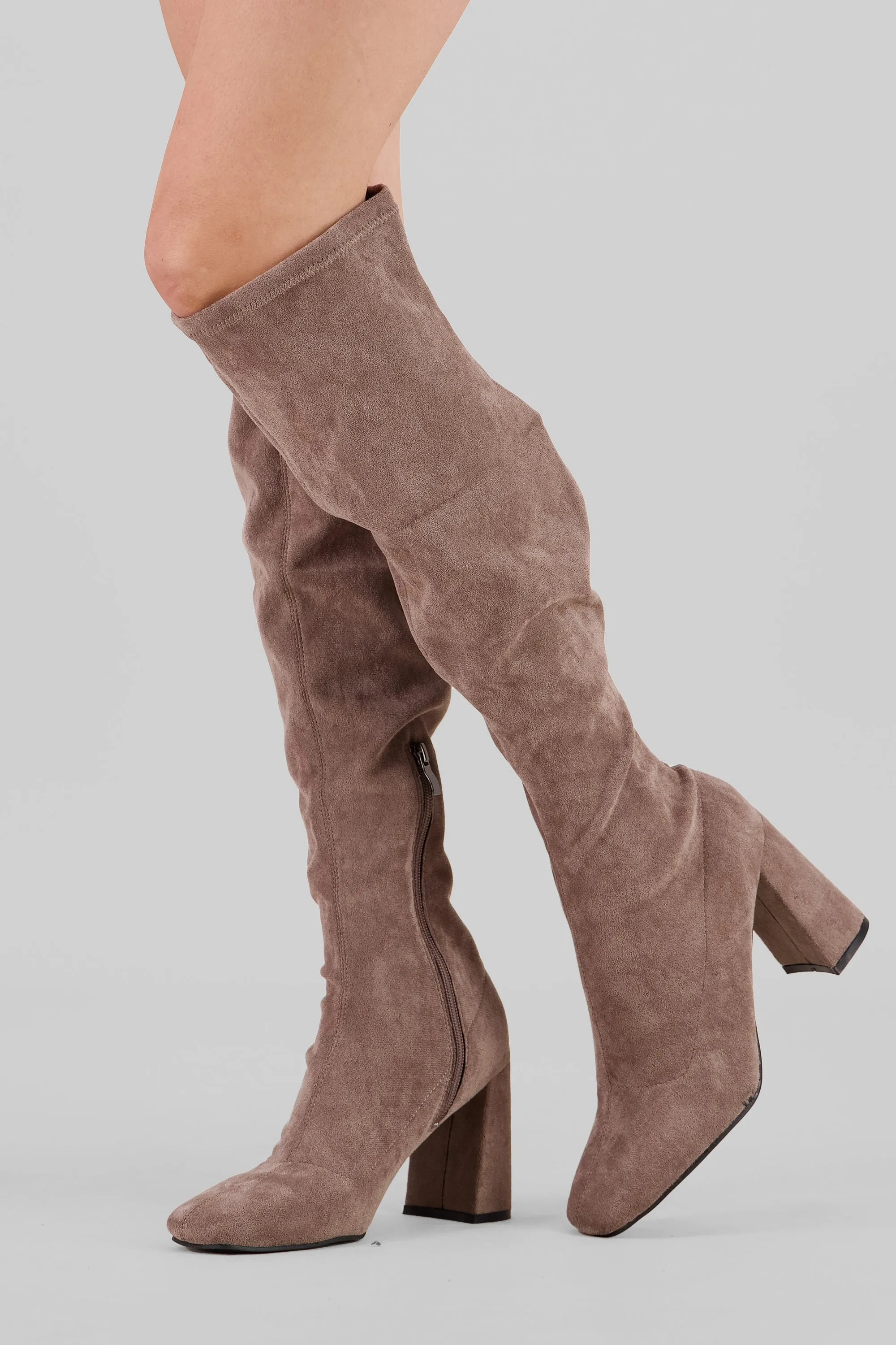 Bota over the knee durazno sold by Shasa