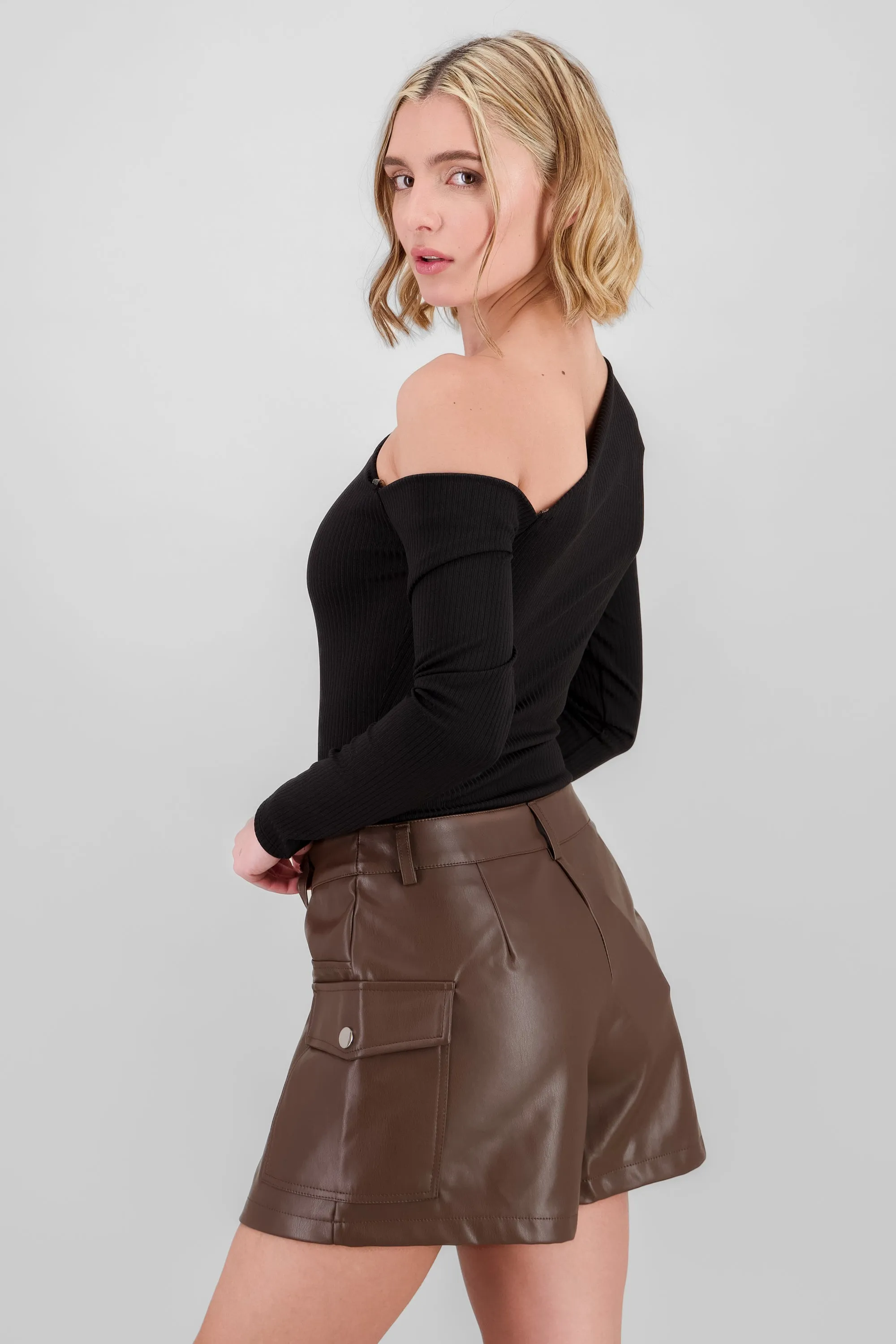 Bodysuit asimetrico sold by Shasa product image thumbnail 3