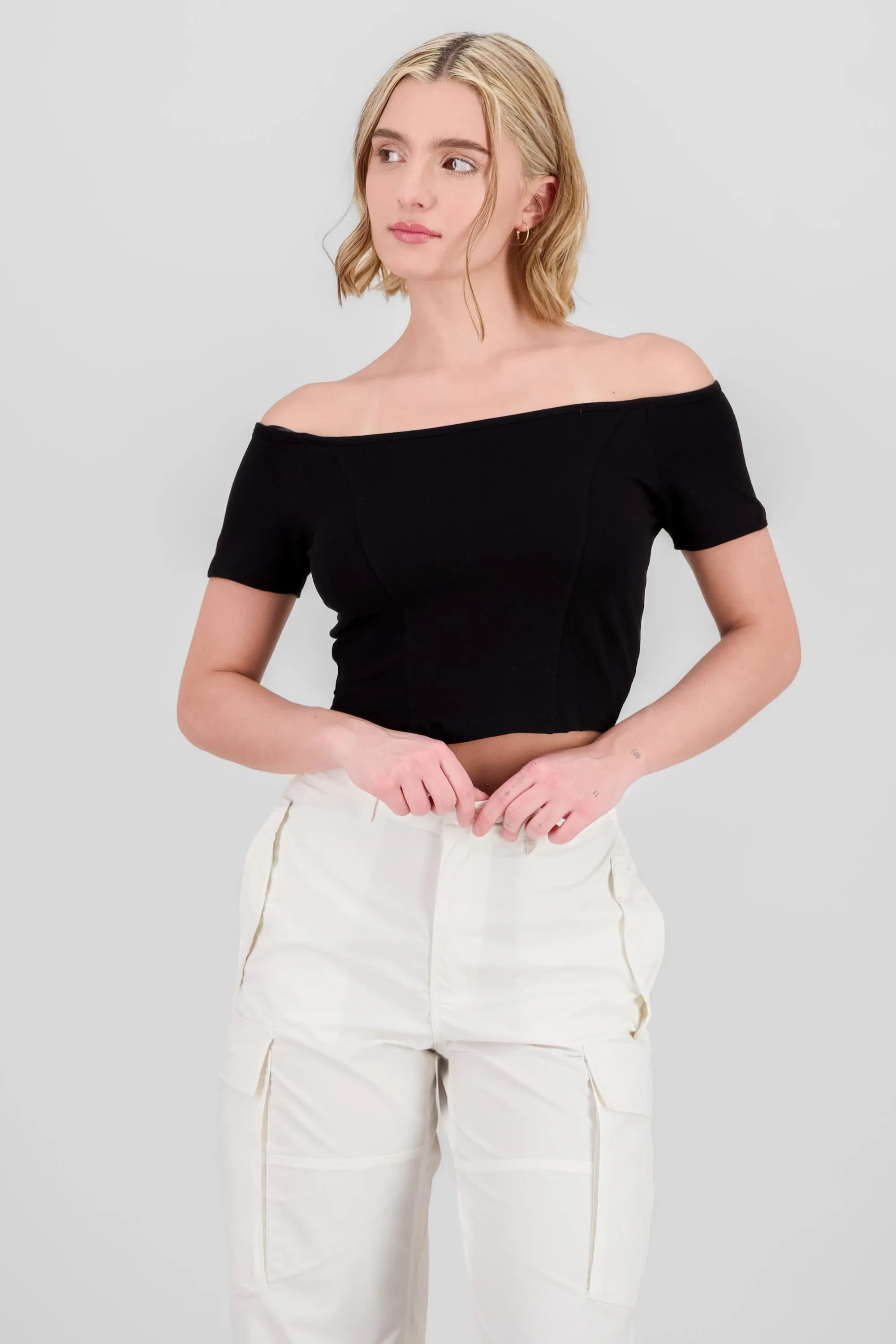 Top off shoulder liso cropped sold by Shasa product image thumbnail 2