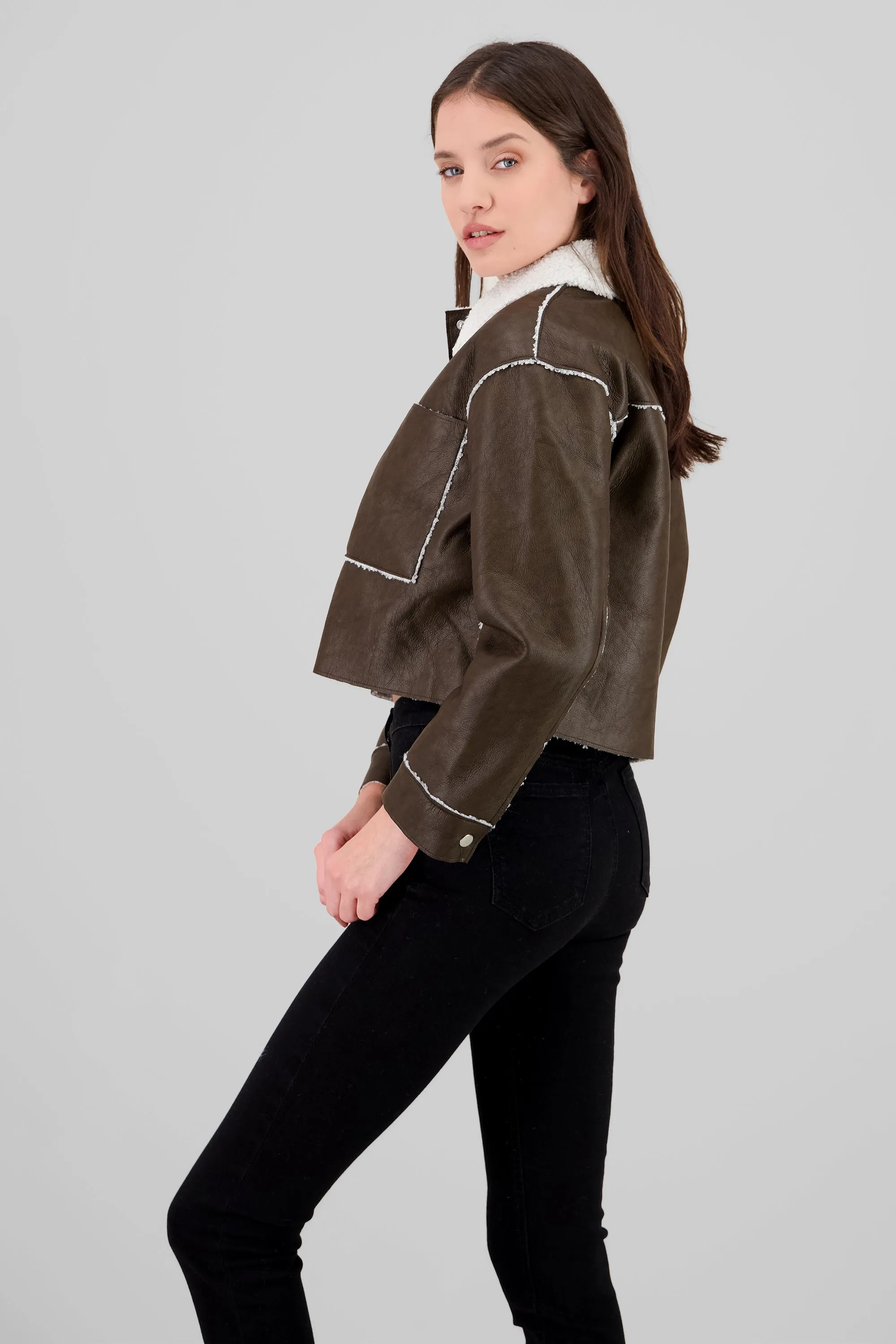 Chamarra con bolsas y peluche sold by Shasa product image thumbnail 3