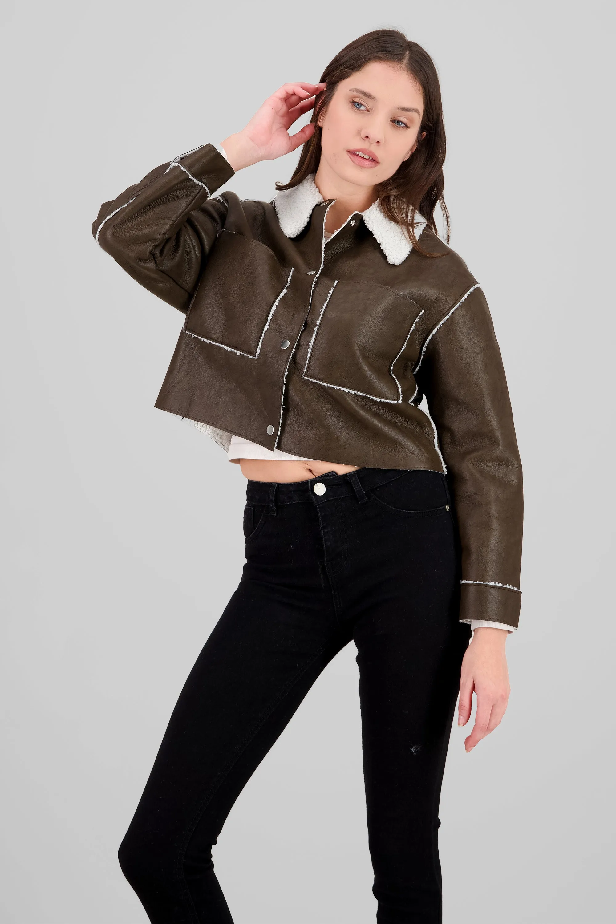 Chamarra con bolsas y peluche sold by Shasa product image thumbnail 2