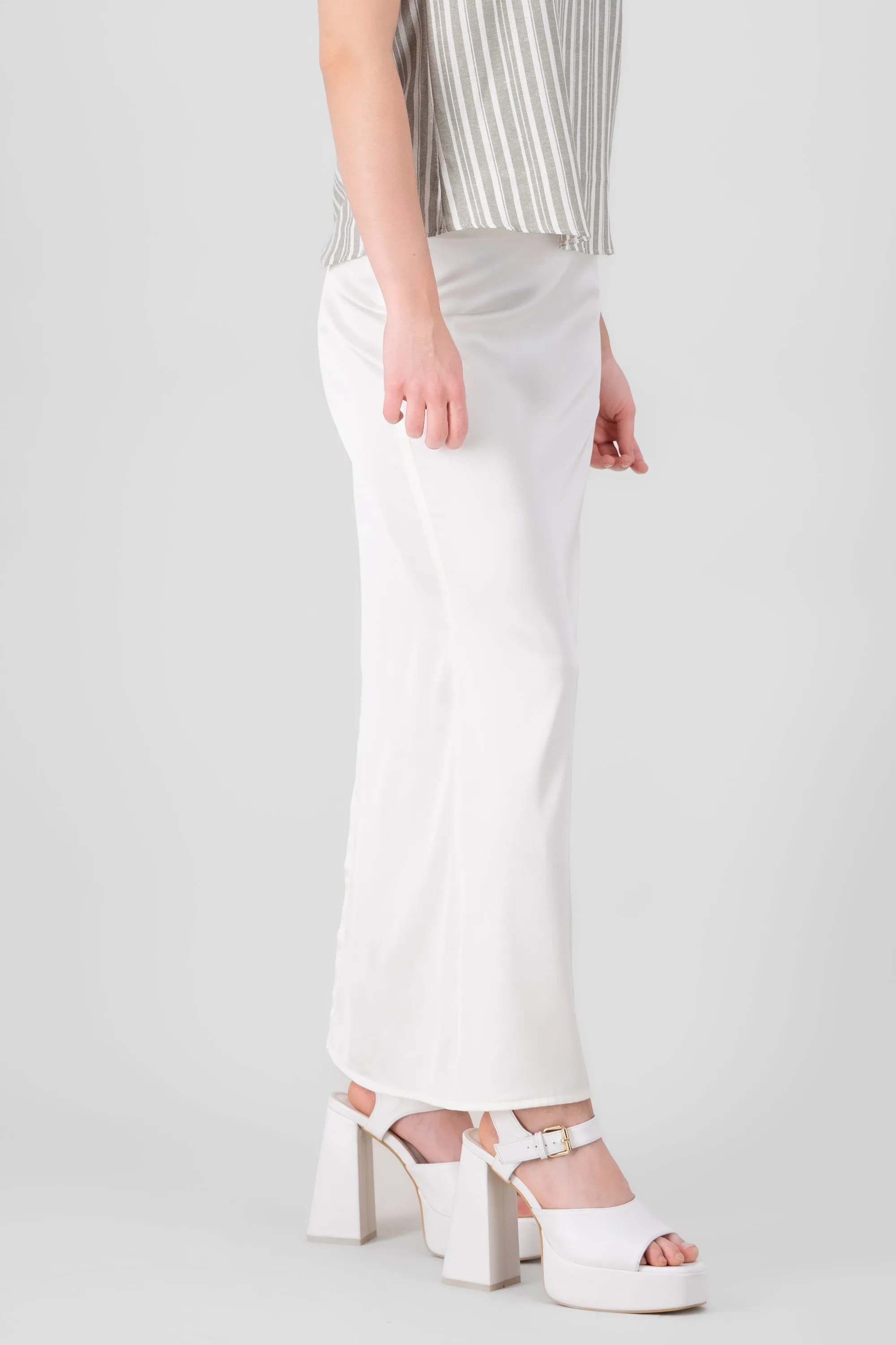 Falda midi satinada moño sold by Shasa product image thumbnail 3