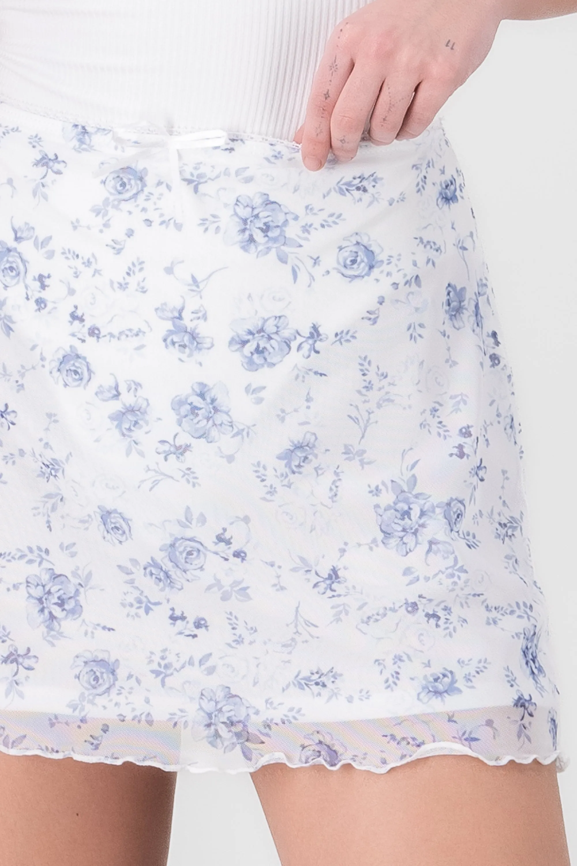 Falda mini mesh estampado flores sold by Shasa product image thumbnail 5