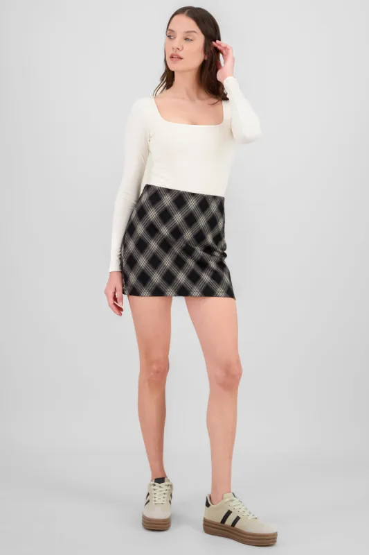Minifalda cuadros sold by Shasa