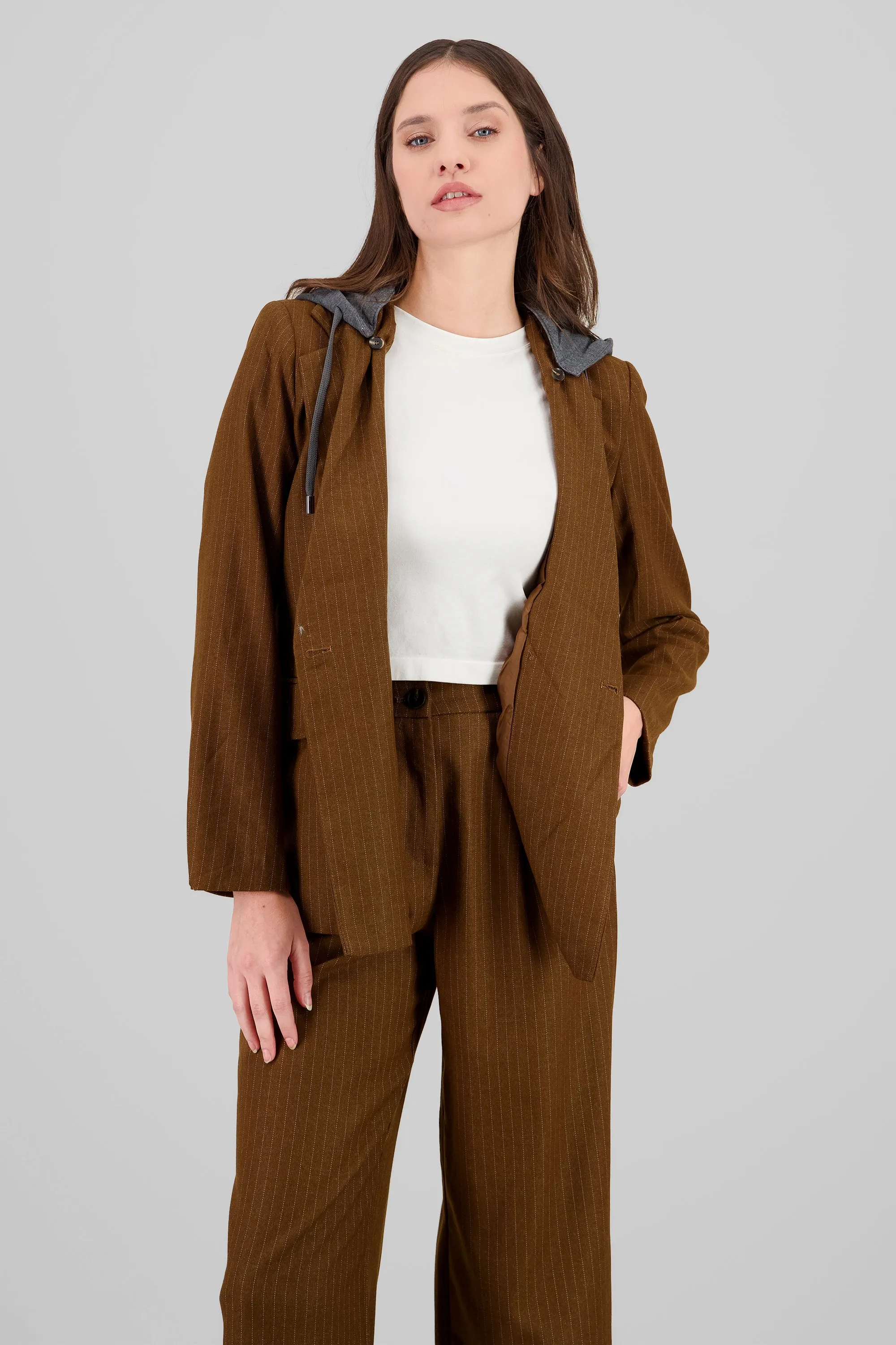 Saco over detalle gorro sold by Shasa