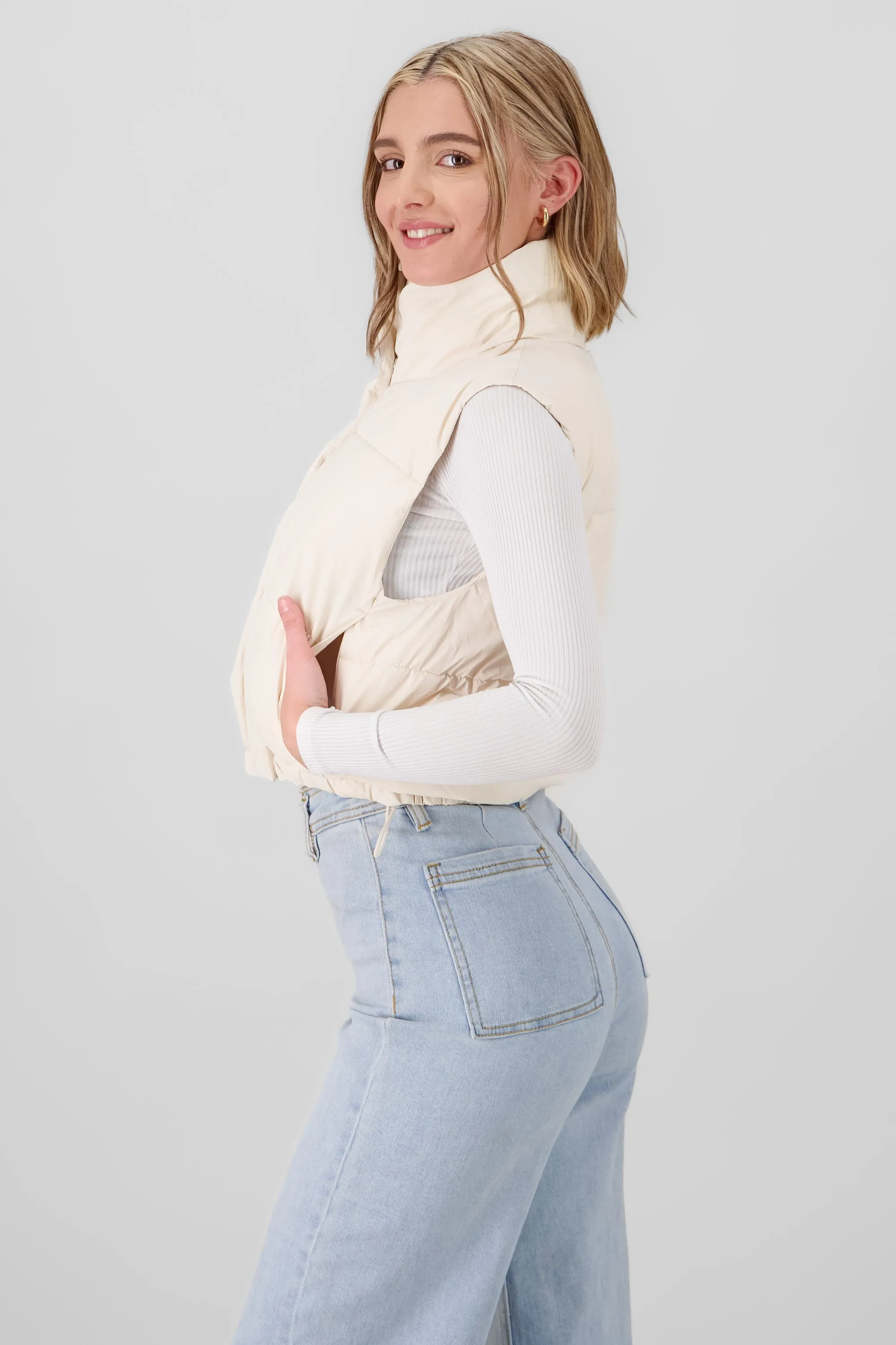 Chaleco con cuello alto liso sold by Shasa product image thumbnail 3