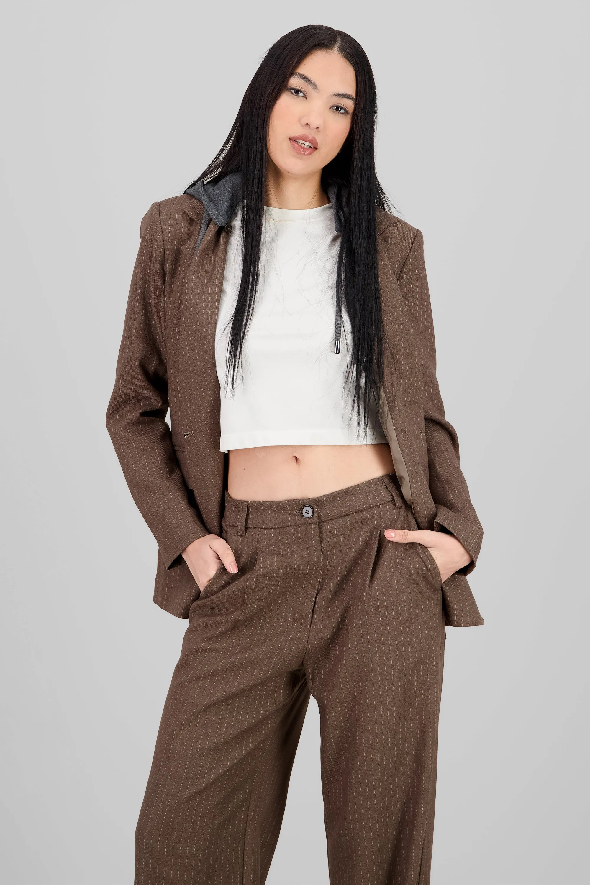 Saco over detalle gorro sold by Shasa