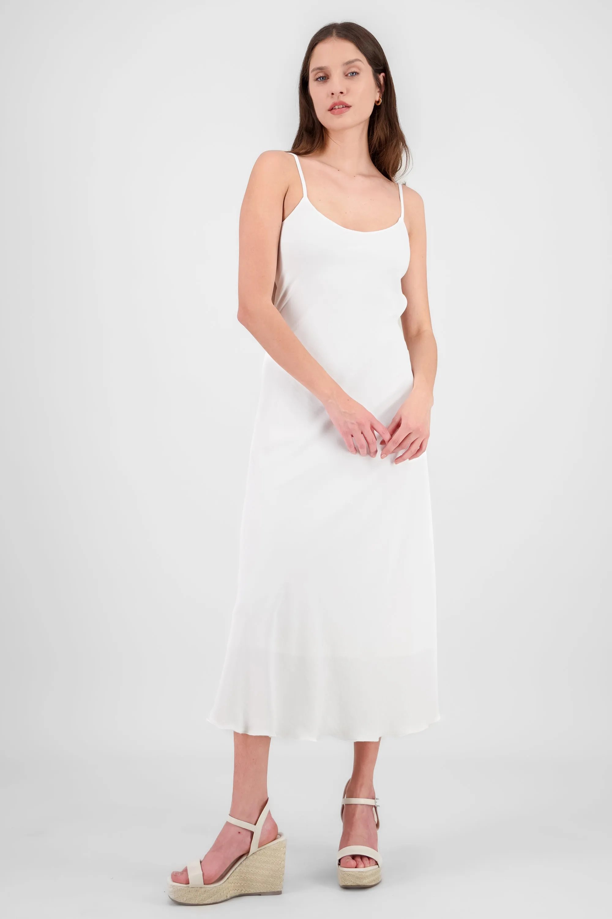 Vestido maxi ligero detalle espalda sold by Shasa product image thumbnail 2