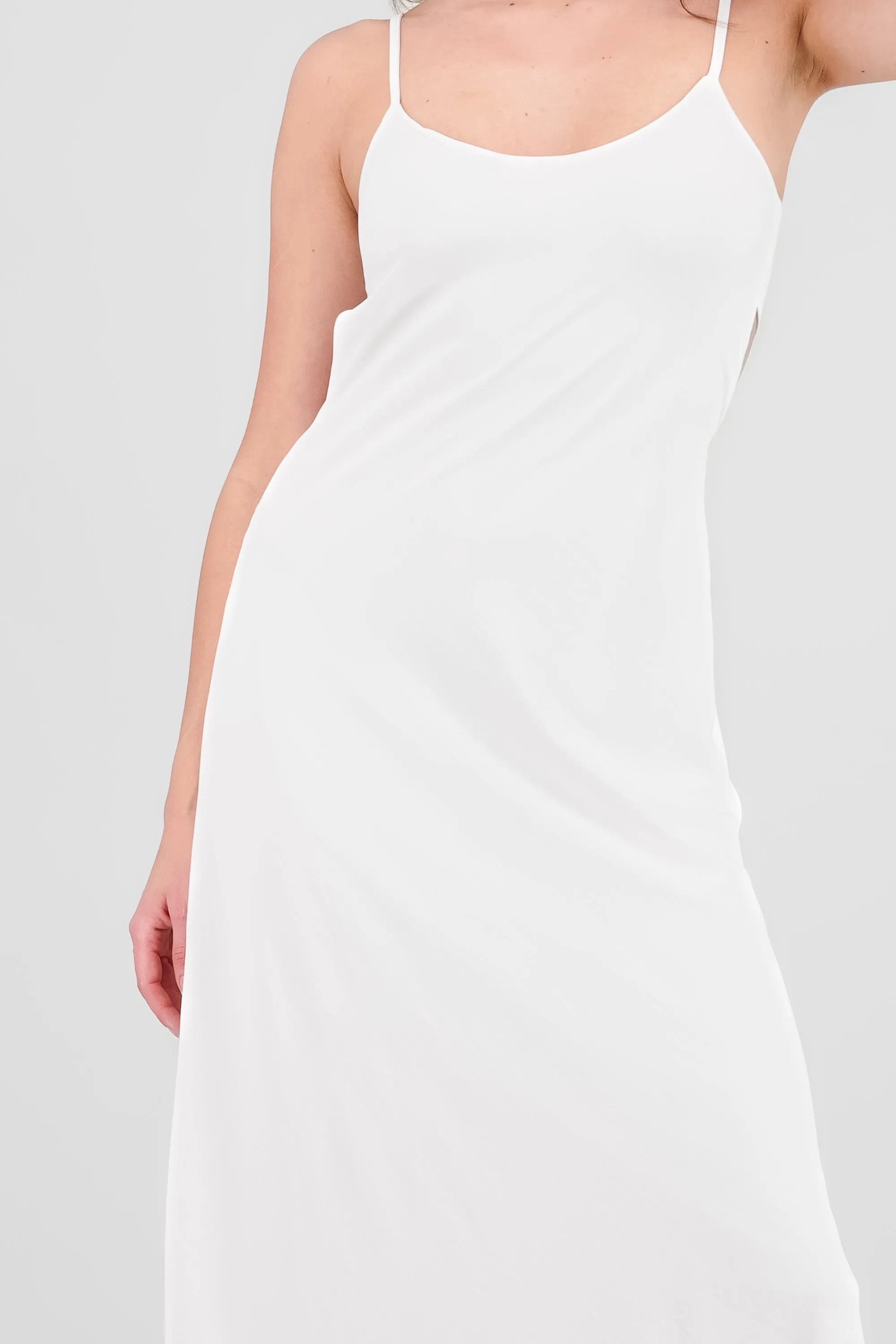 Vestido maxi ligero detalle espalda sold by Shasa product image thumbnail 5