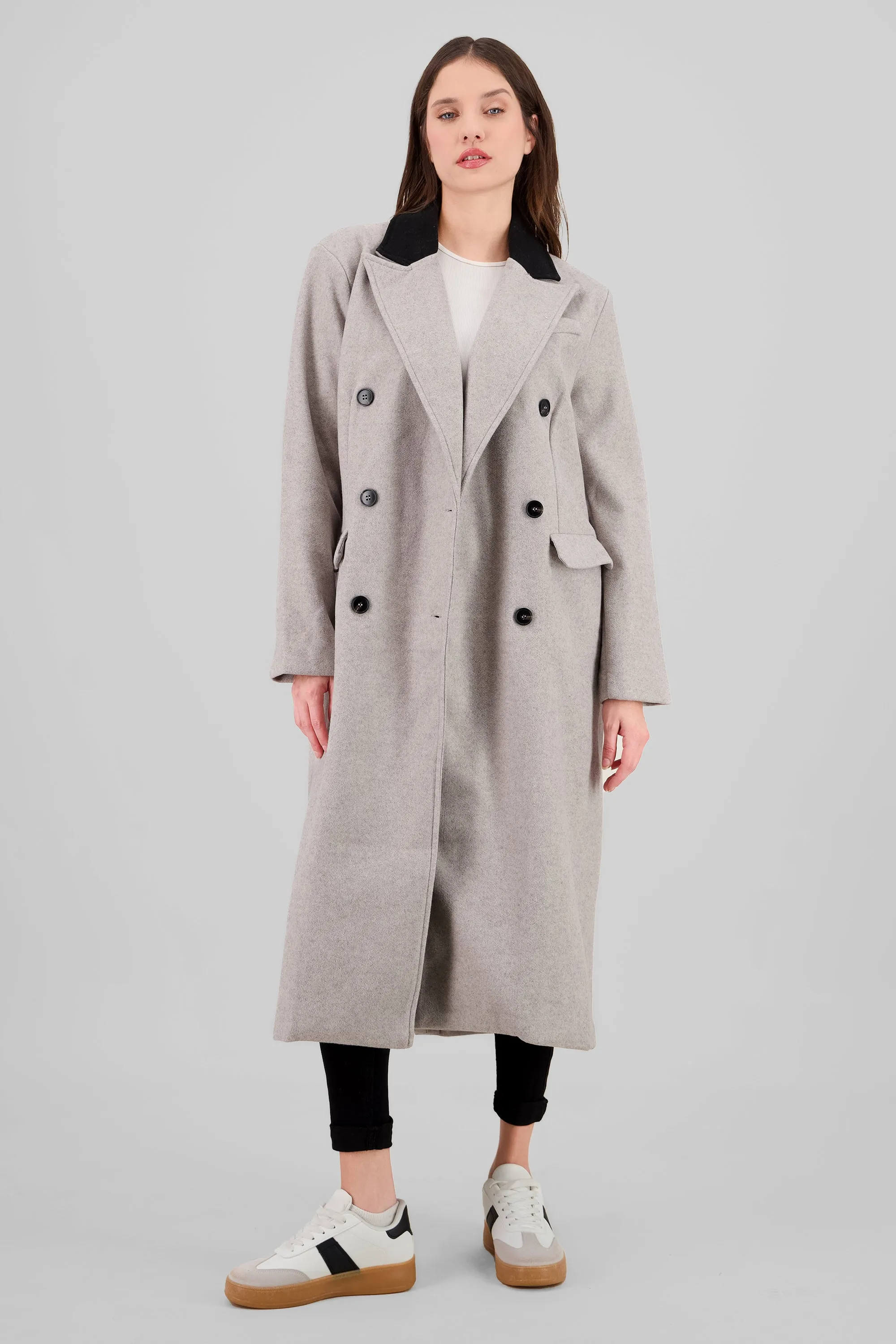 Abrigo largo cuello contraste sold by Shasa