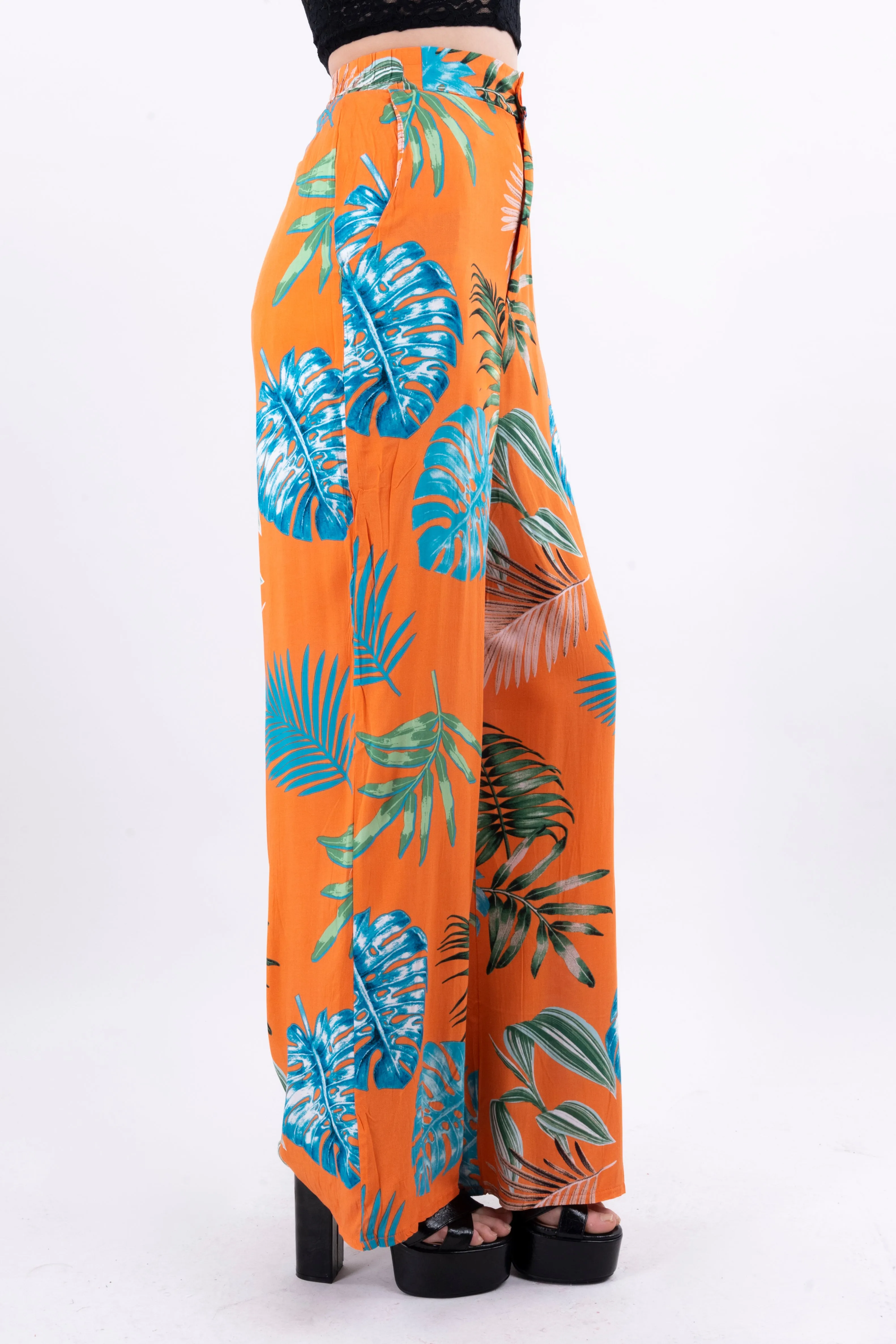 Pantalón wide leg estampado tropical sold by Shasa product image thumbnail 3