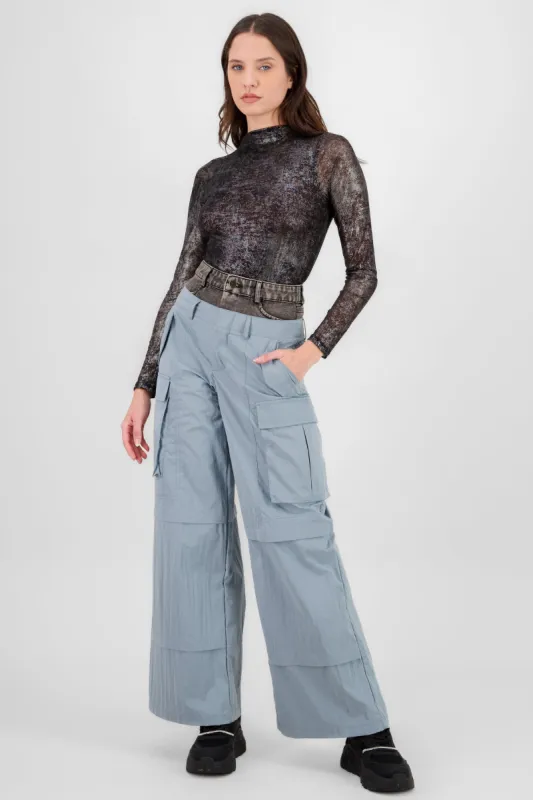 Pantalon cargo detalle pretina denim sold by Shasa