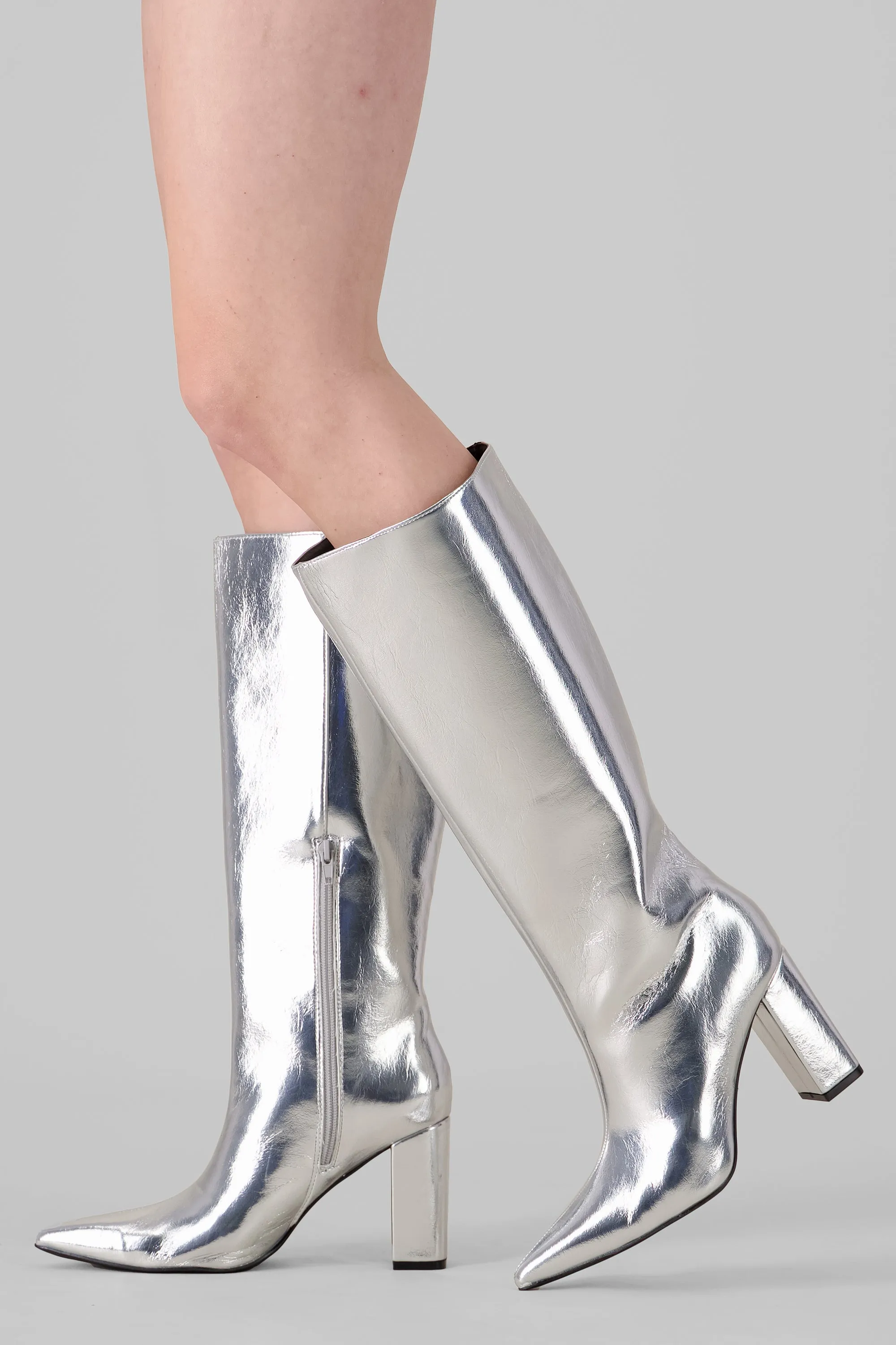 Bota larga estructurada sold by Shasa product image thumbnail 2