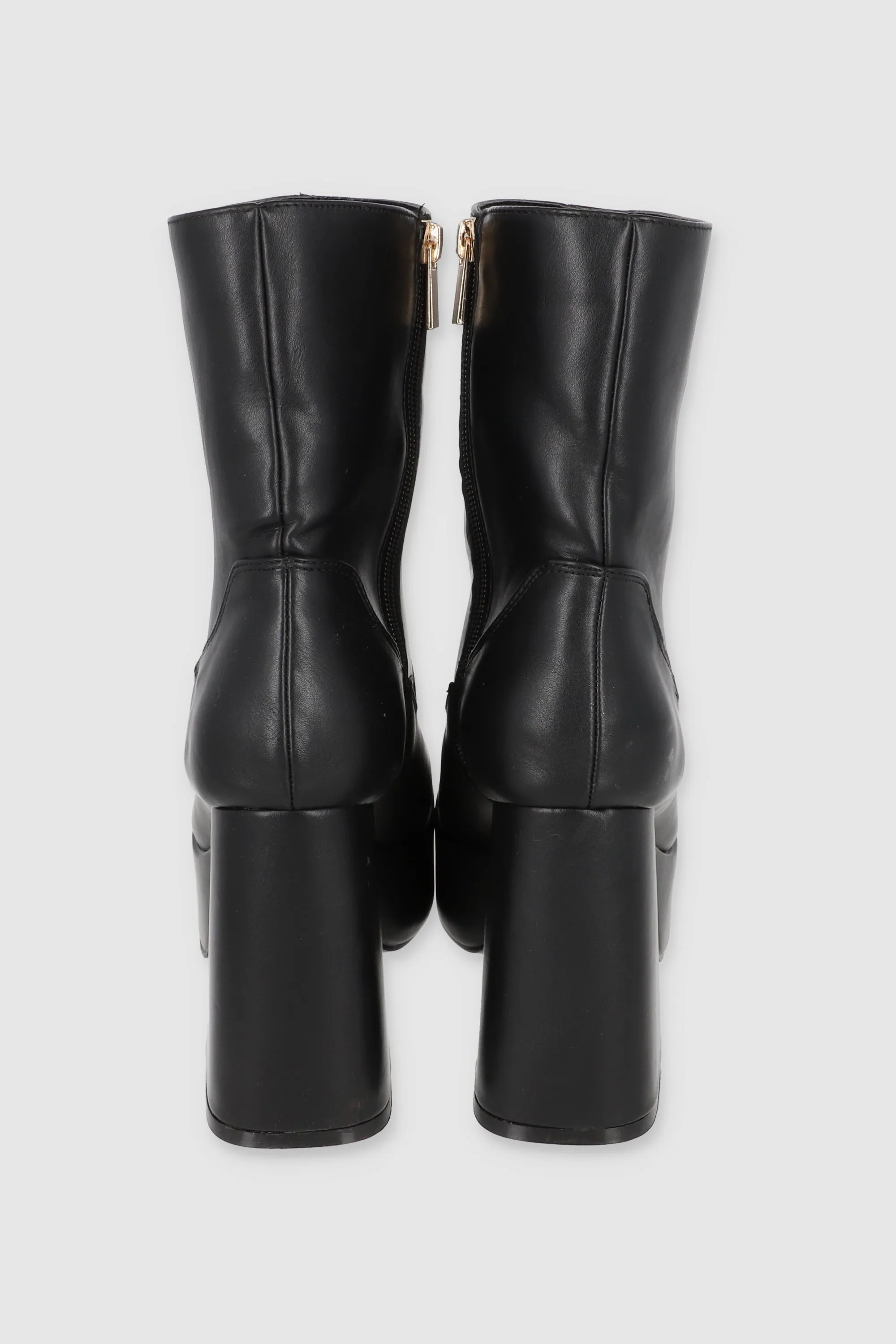 Bota plataforma desgastada sold by Shasa product image thumbnail 5