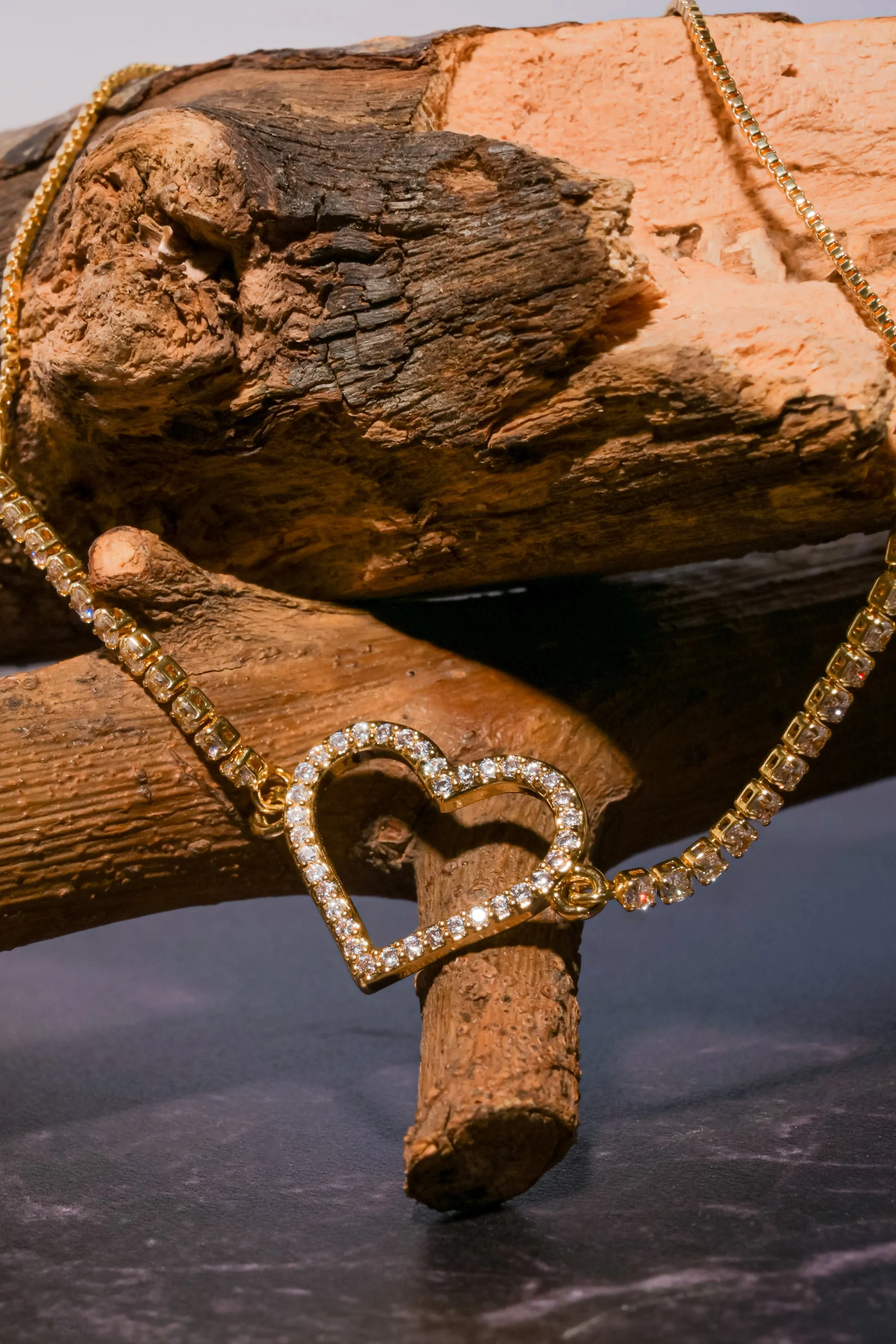 Pulsera corazon silueta sold by Shasa product image thumbnail 2