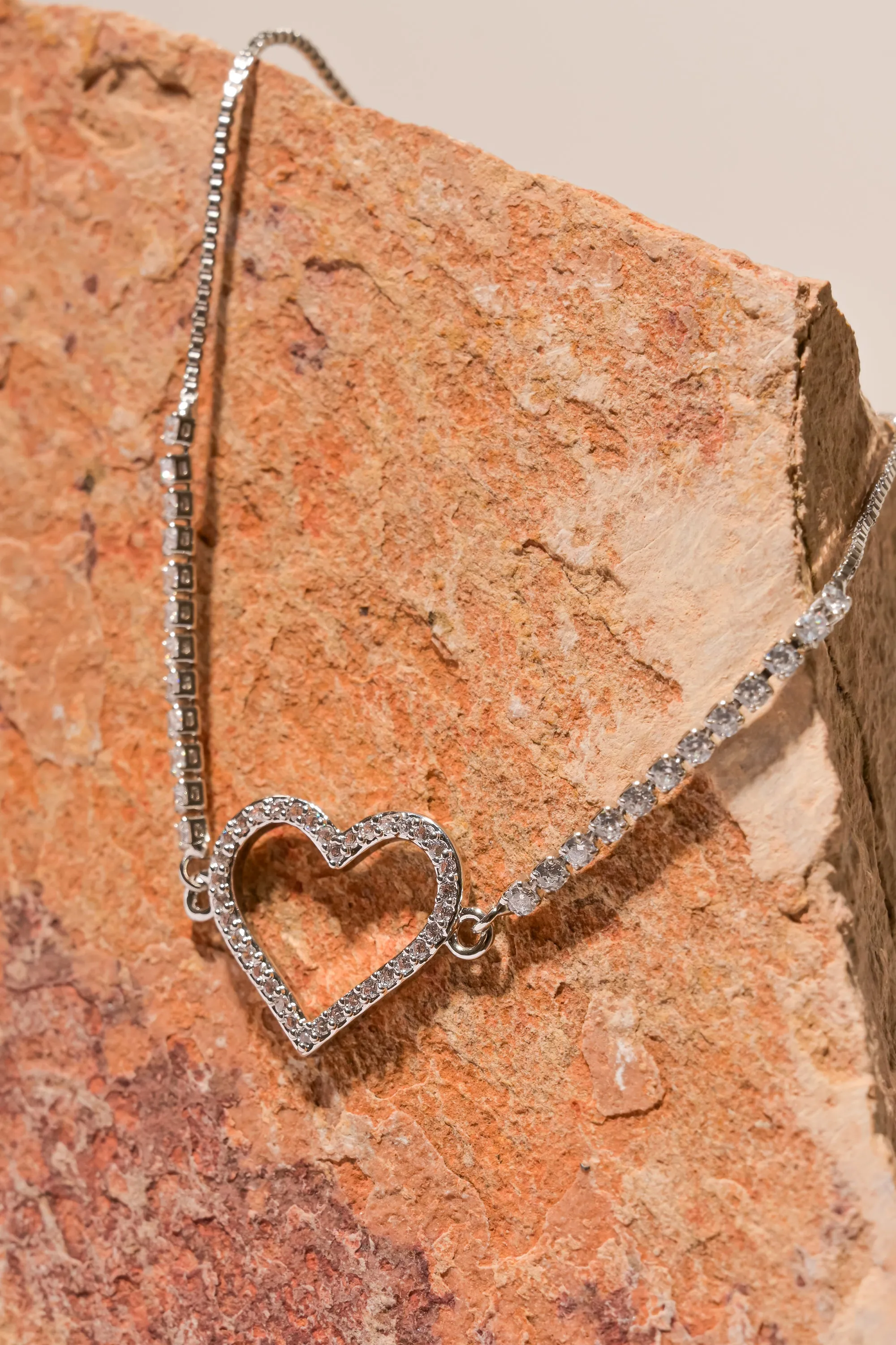 Pulsera corazon silueta sold by Shasa product image thumbnail 2