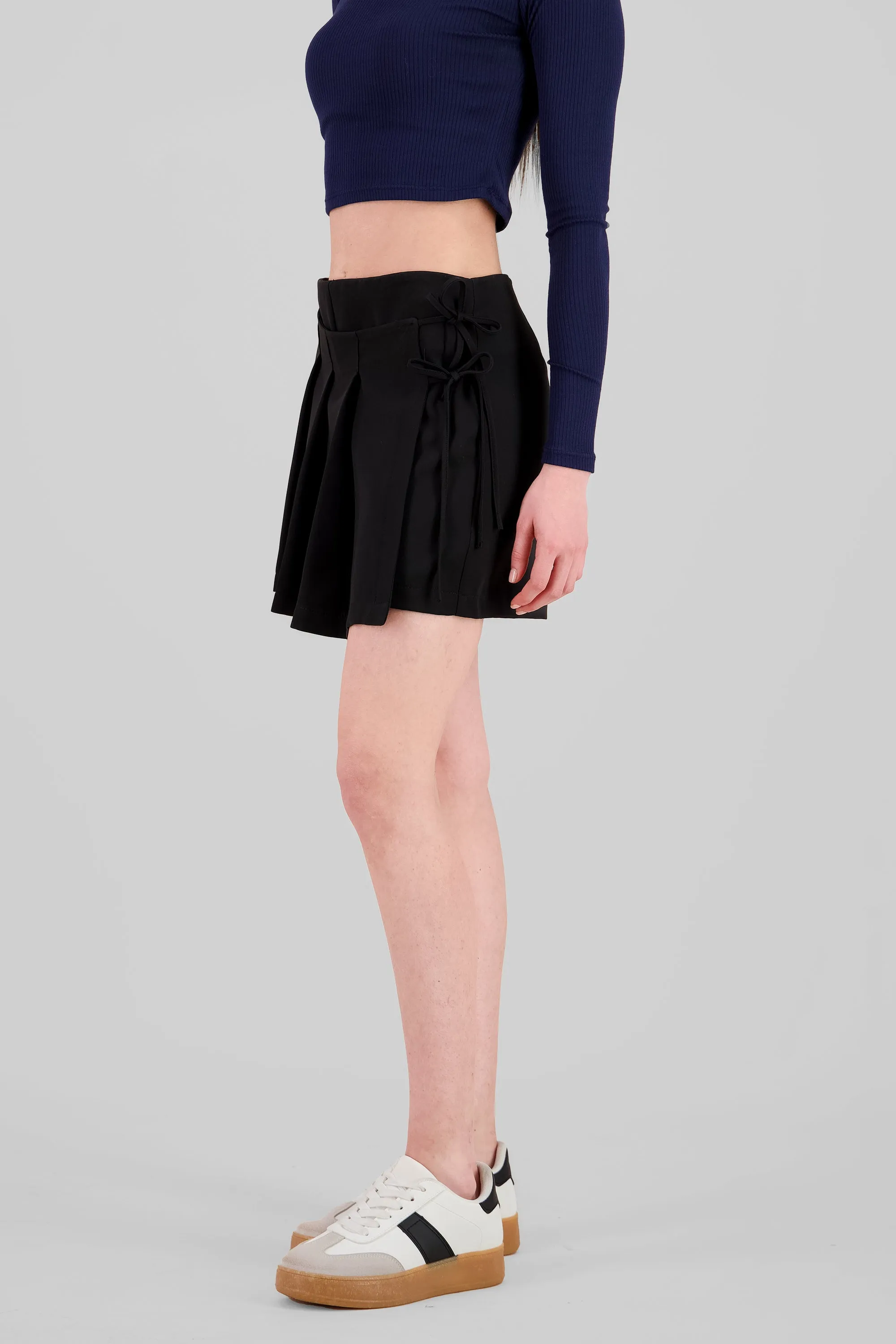 Falda short mini tableado sold by Shasa product image thumbnail 3