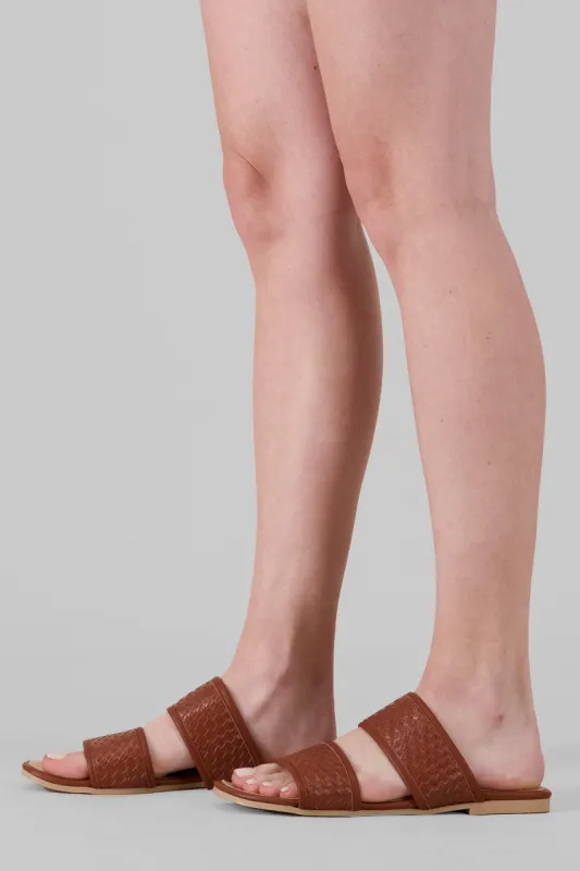 Sandalia dos tiras canasta sold by Shasa