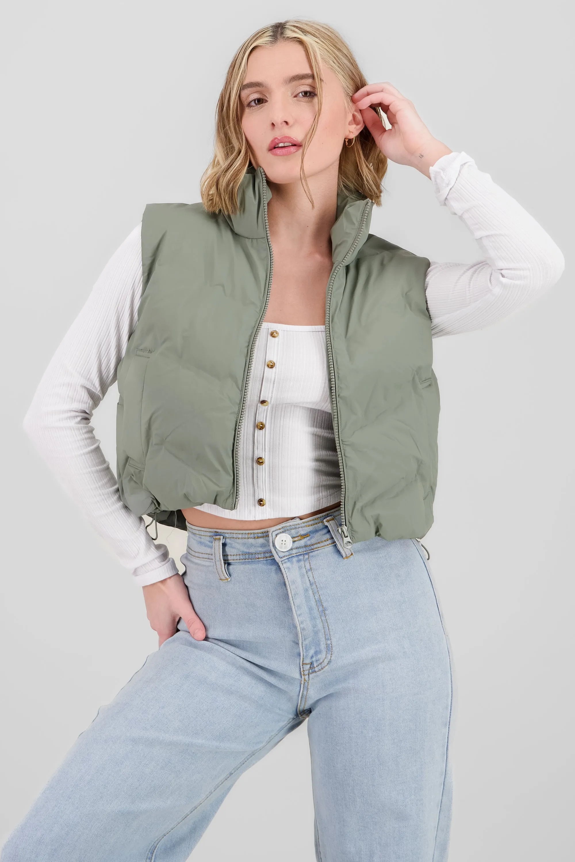 Chaleco corto capitonado liso sold by Shasa