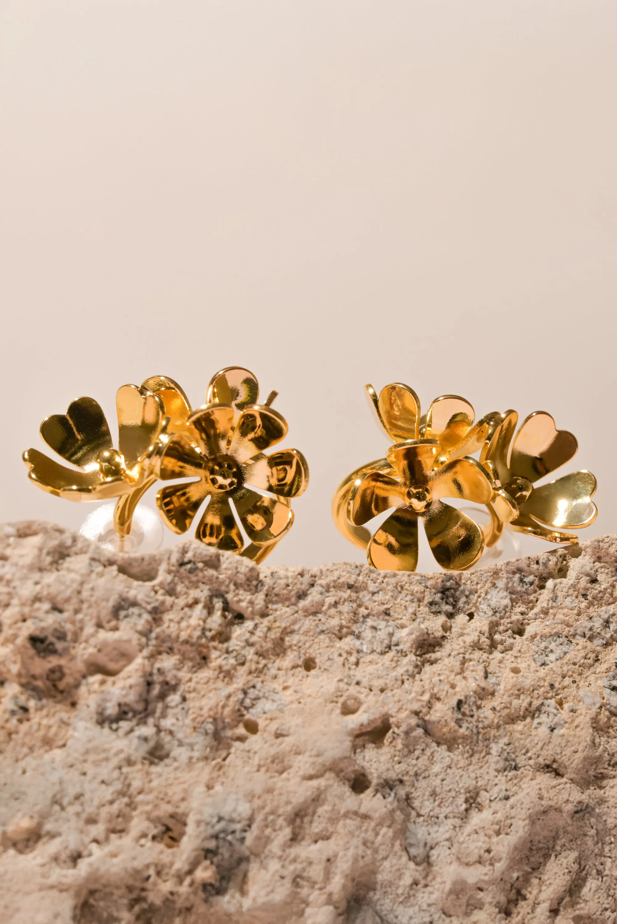 Arracadas petalos sold by Shasa product image thumbnail 2