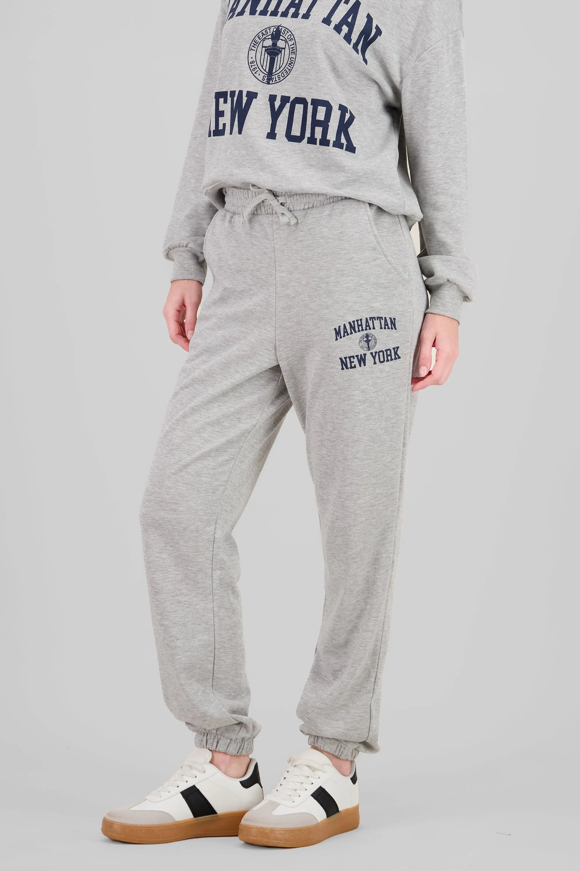 Jogger con bolsas delanteras sold by Shasa product image thumbnail 3