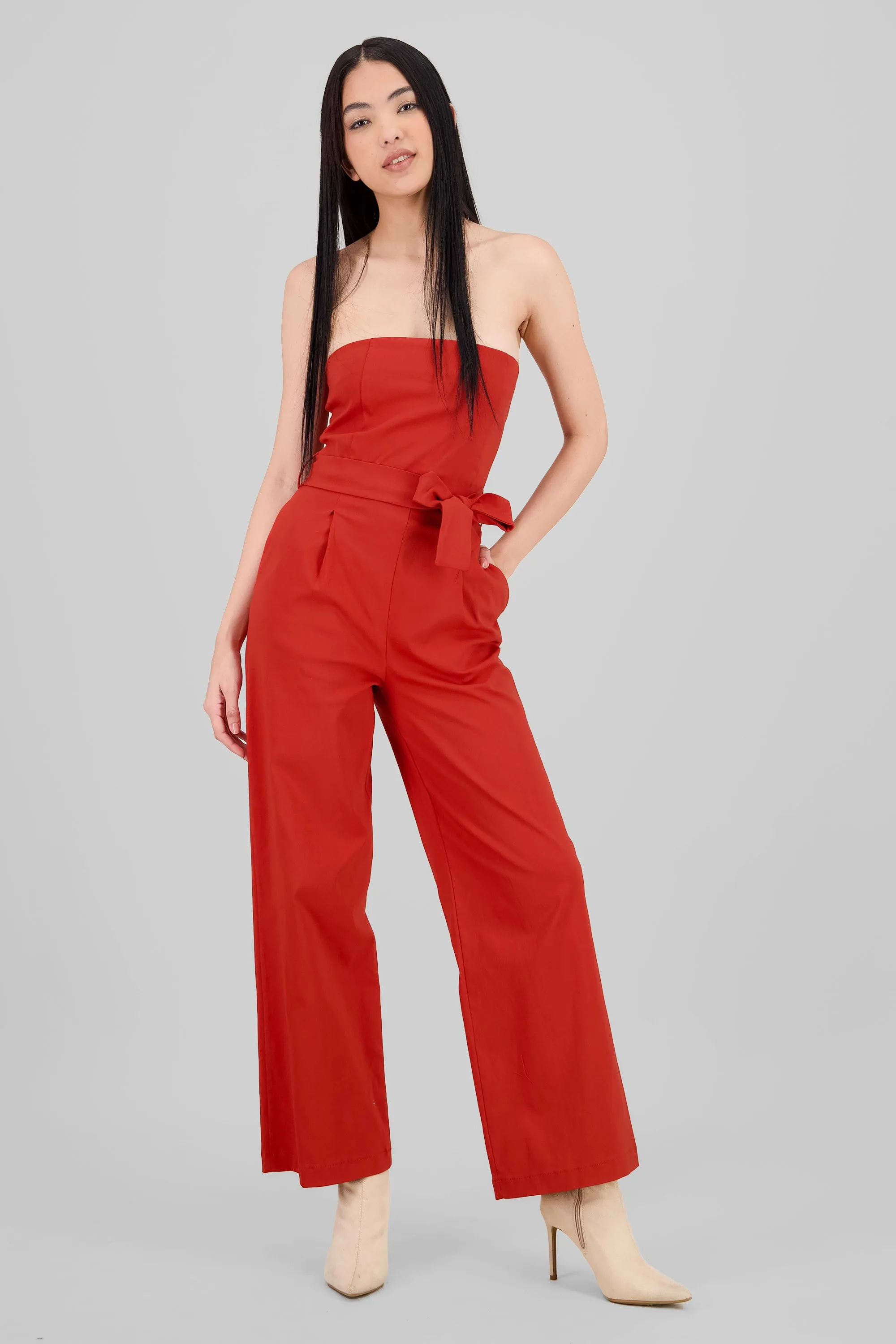 Jumpsuit strapless detalle cinturon sold by Shasa