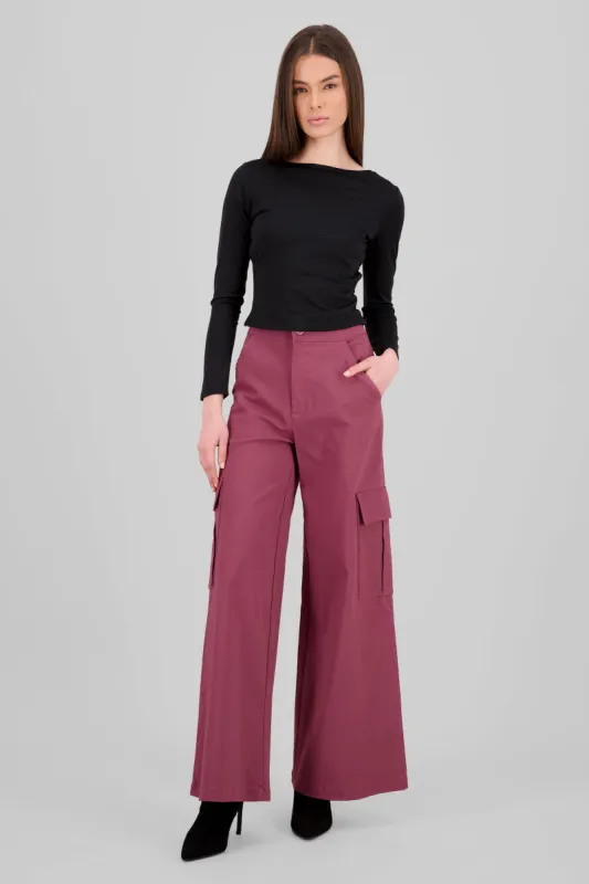 Pantalon cargo wide leg sold by Shasa