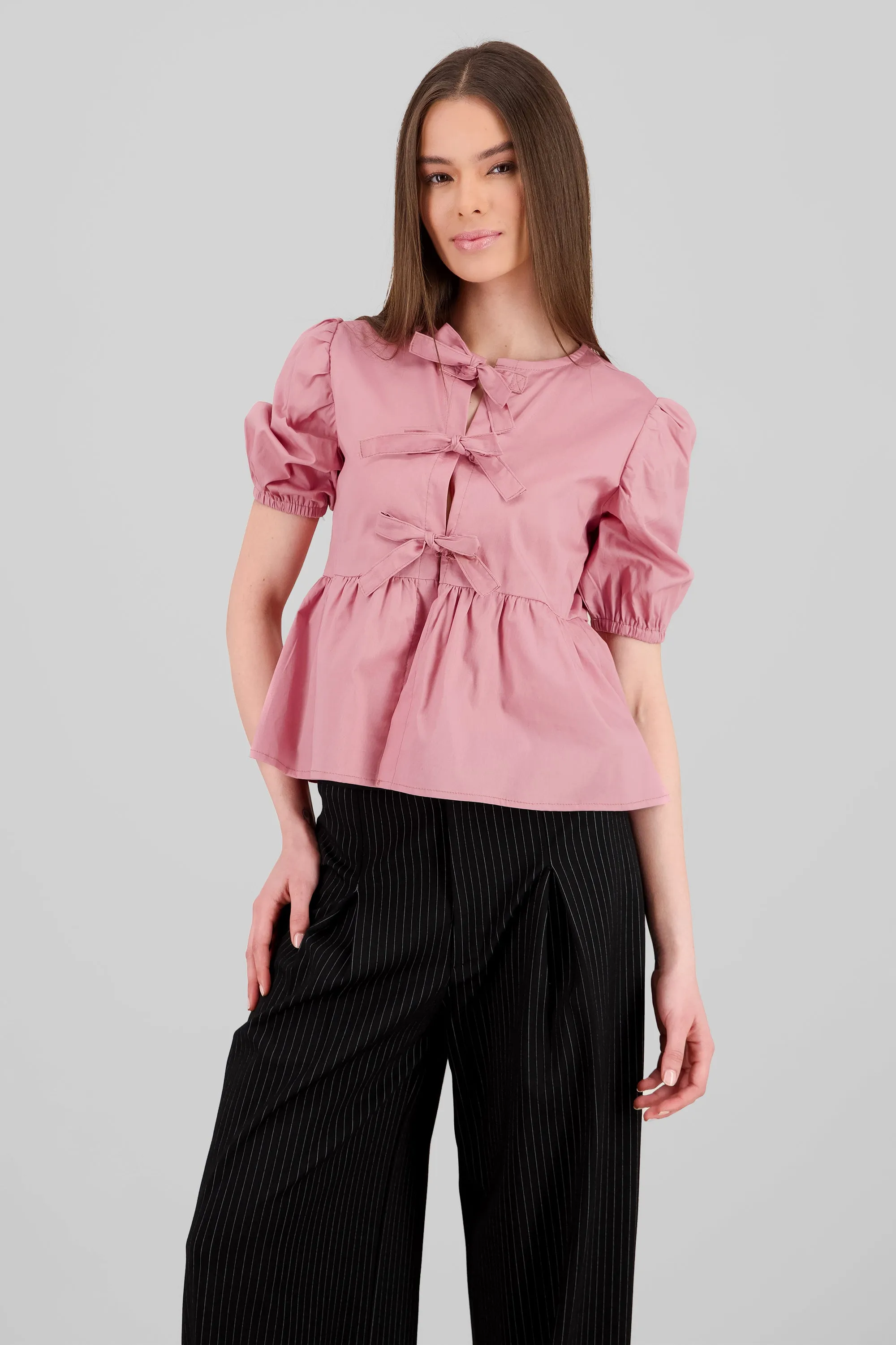 Blusa mangas abullonadas detalle moños sold by Shasa product image thumbnail 2