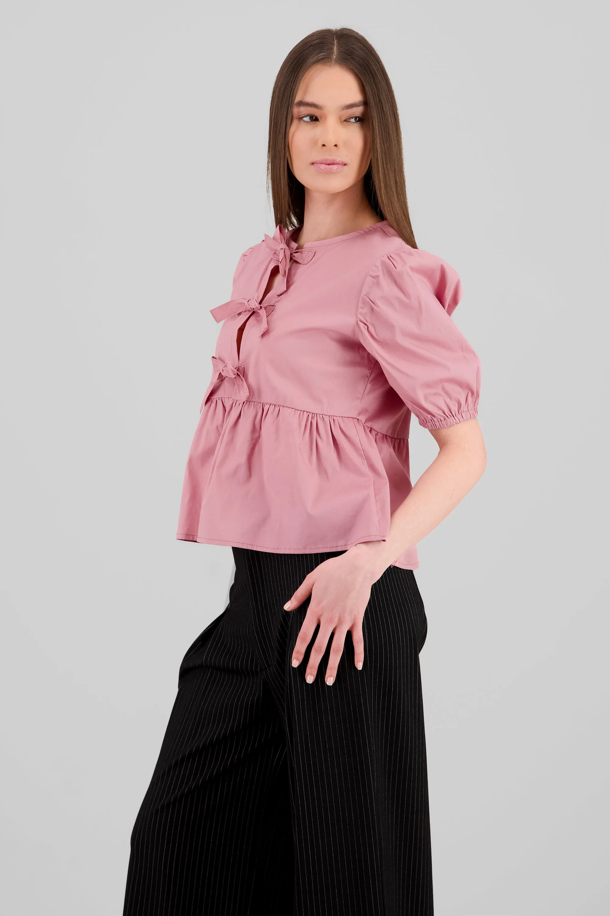 Blusa mangas abullonadas detalle moños sold by Shasa product image thumbnail 3