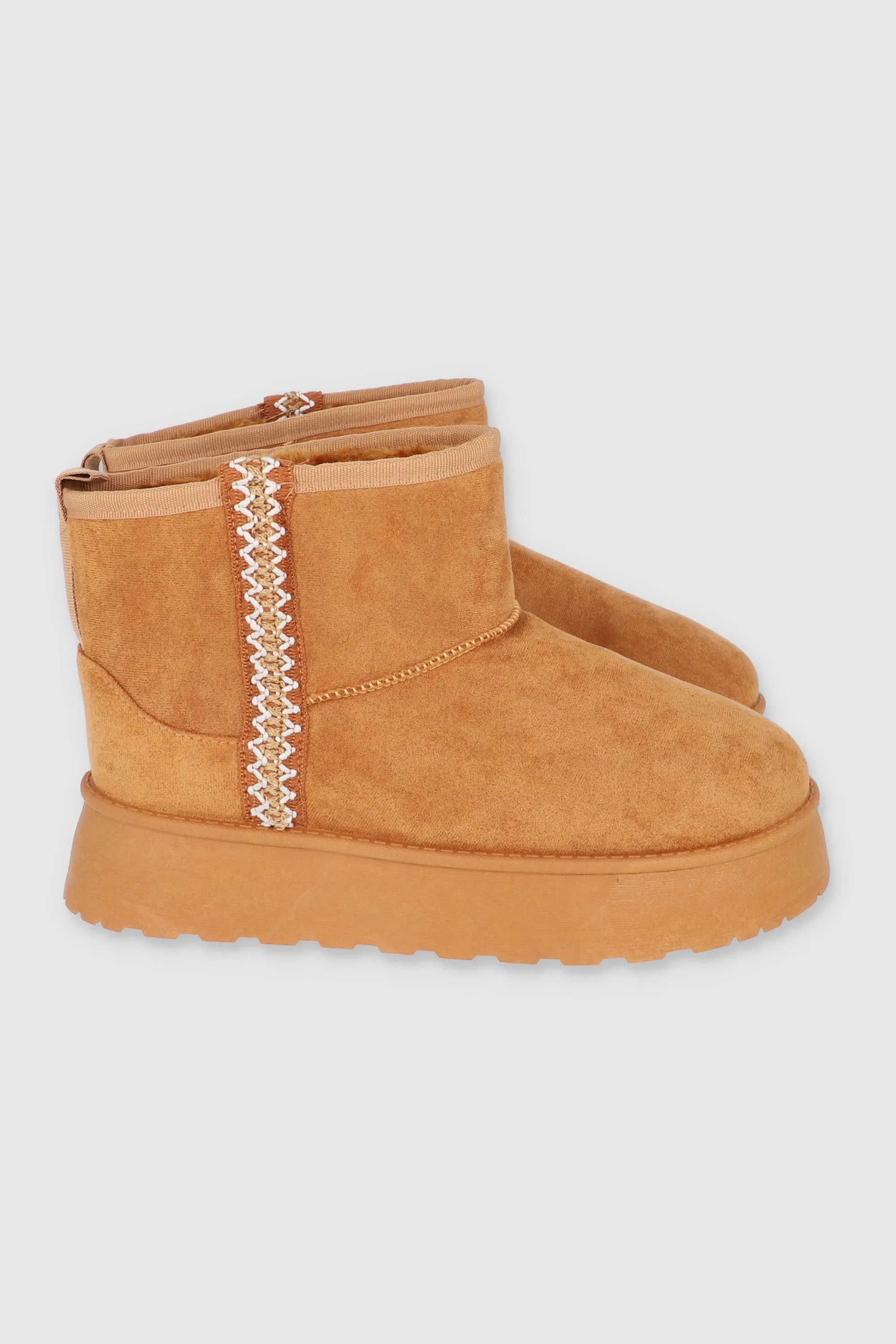 Bota peluche plataforma franja sold by Shasa product image thumbnail 4