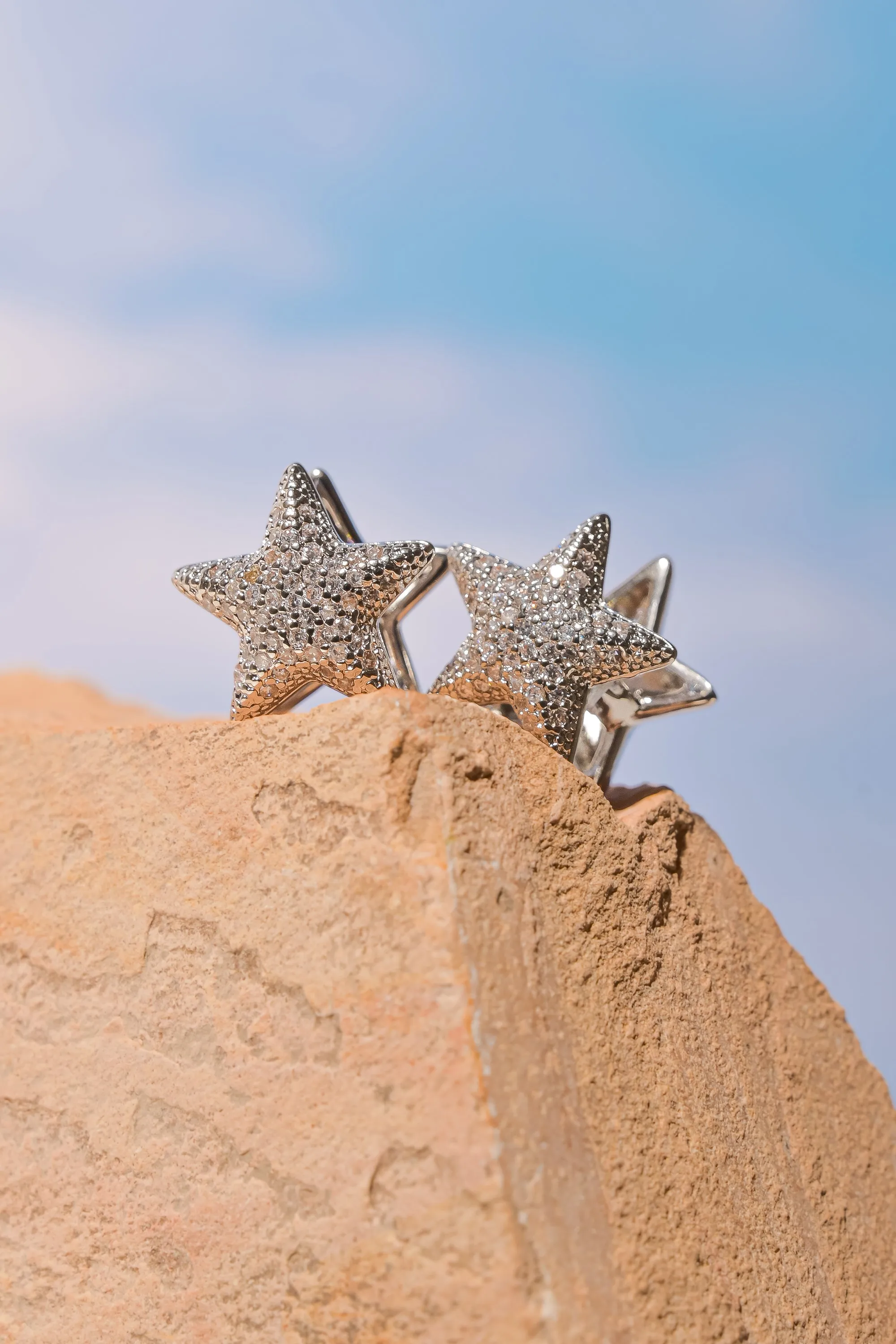 Aretes estrellas brillos sold by Shasa product image thumbnail 2