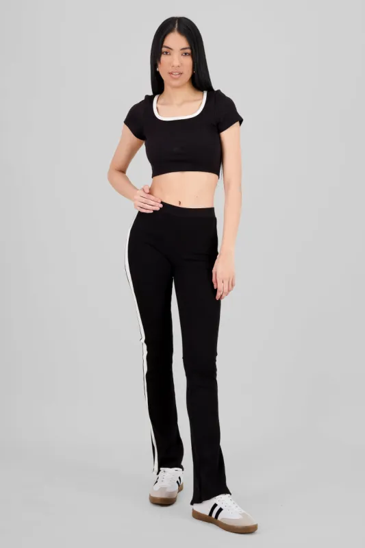 Pantalon flare rib detalle linea contraste sold by Shasa