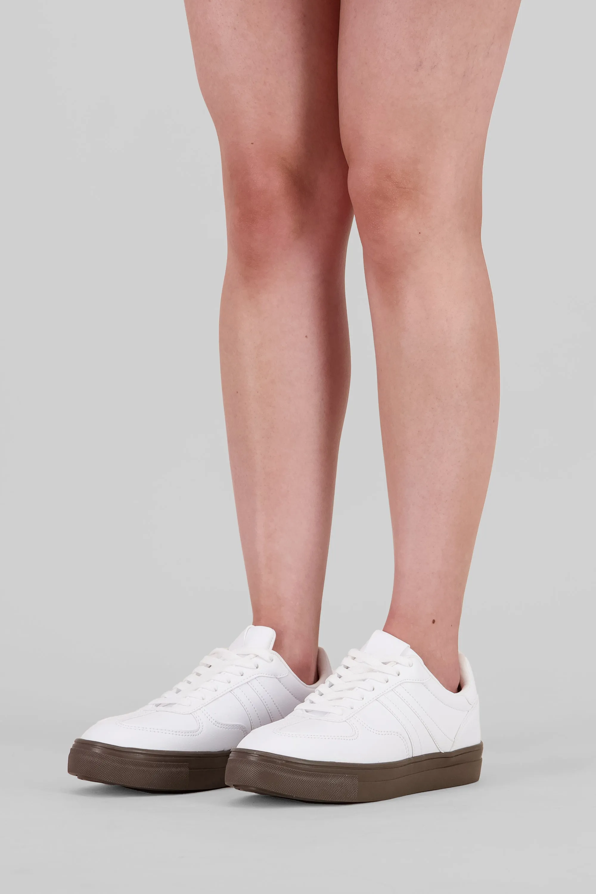 TENIS BASICOS CORTES sold by Shasa