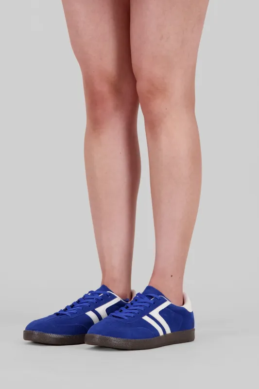 TENIS TEXTURA LINEAS sold by Shasa