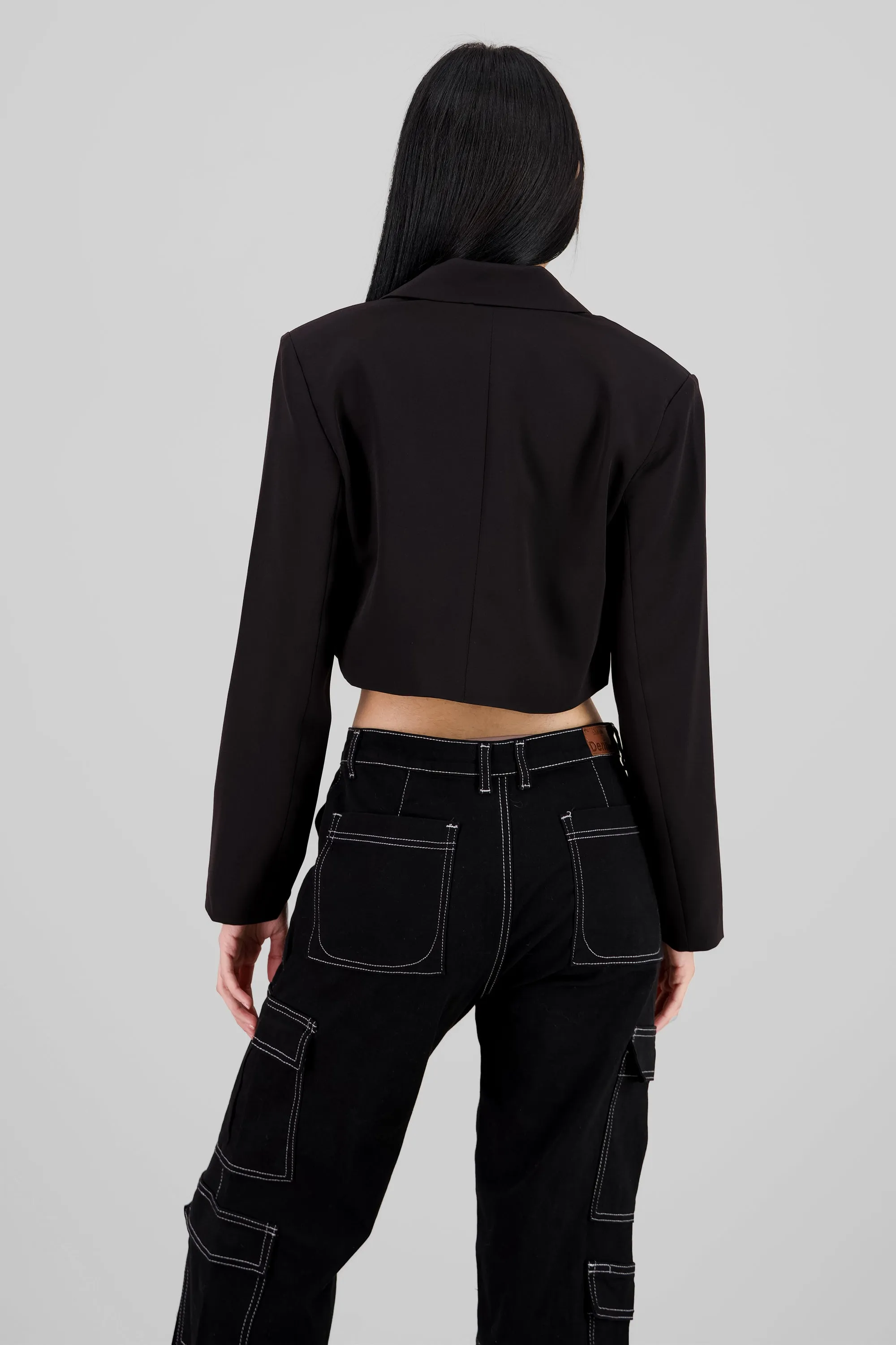 Blazer corto cruzado liso sold by Shasa product image thumbnail 4