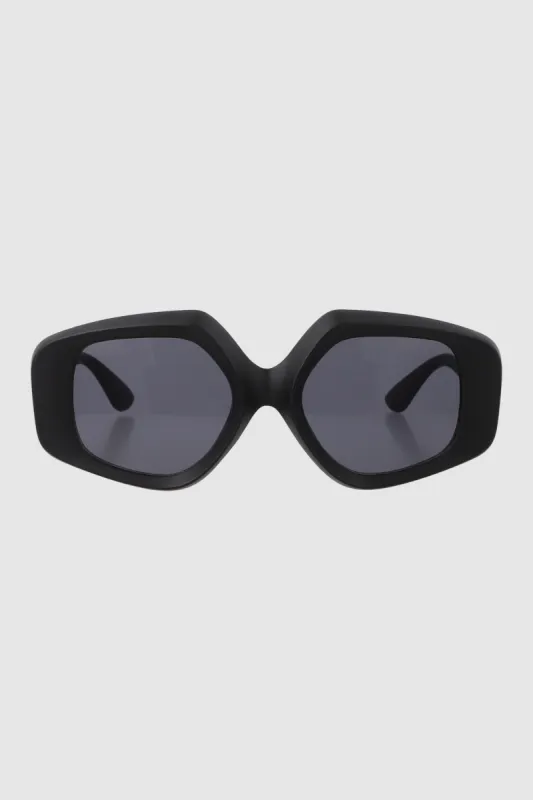 Lentes oversize geometricos sold by Shasa